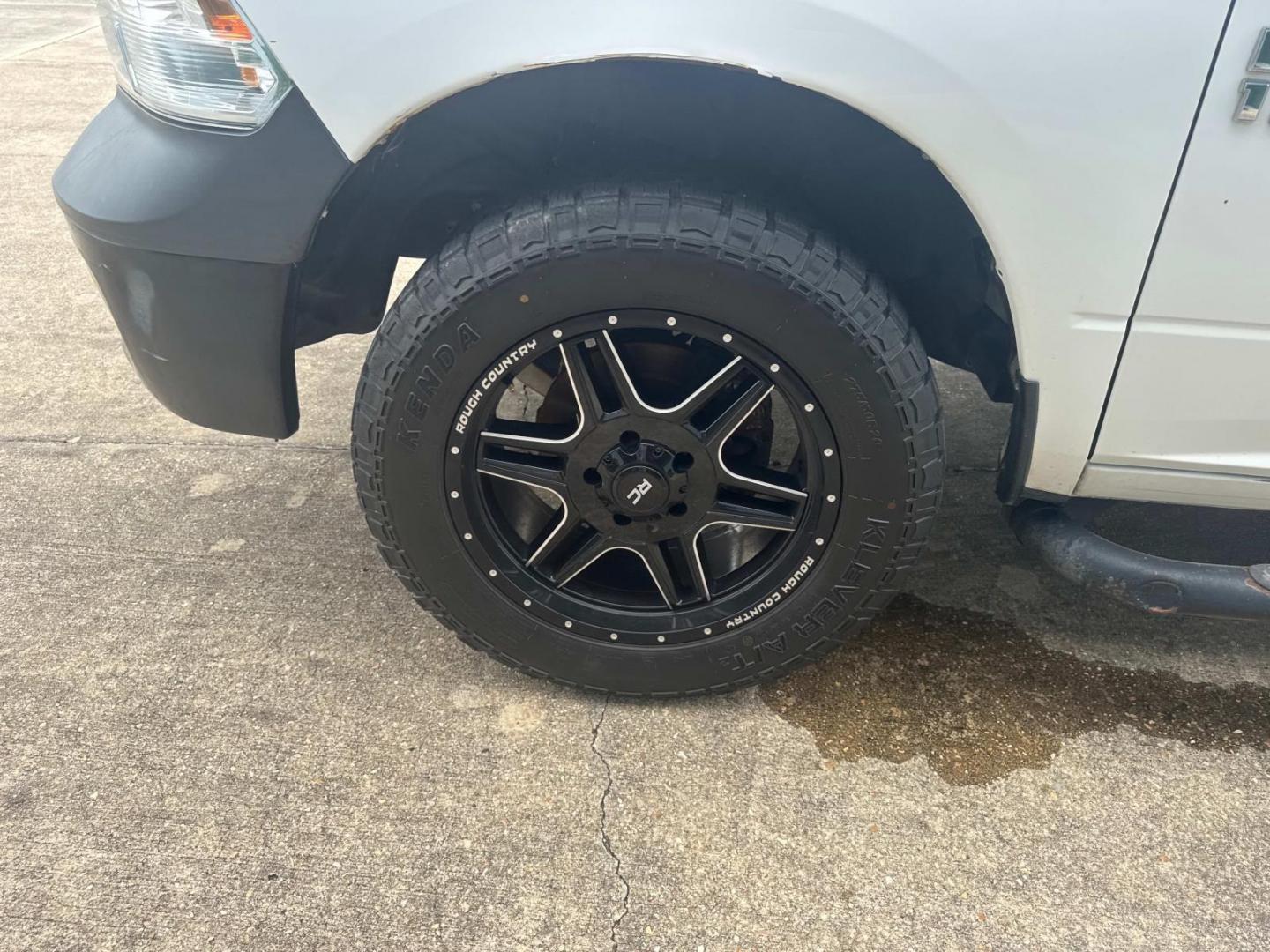2017 Bright White Clearcoat /Diesel Gray/Black Ram 1500 Tradesman 4x2 Crew Cab 5'7 Box (1C6RR6KG9HS) , N/A transmission, located at 6904 Johnston St., Lafayette, LA, 70503, (337) 988-1960, 30.143589, -92.100601 - Photo#7