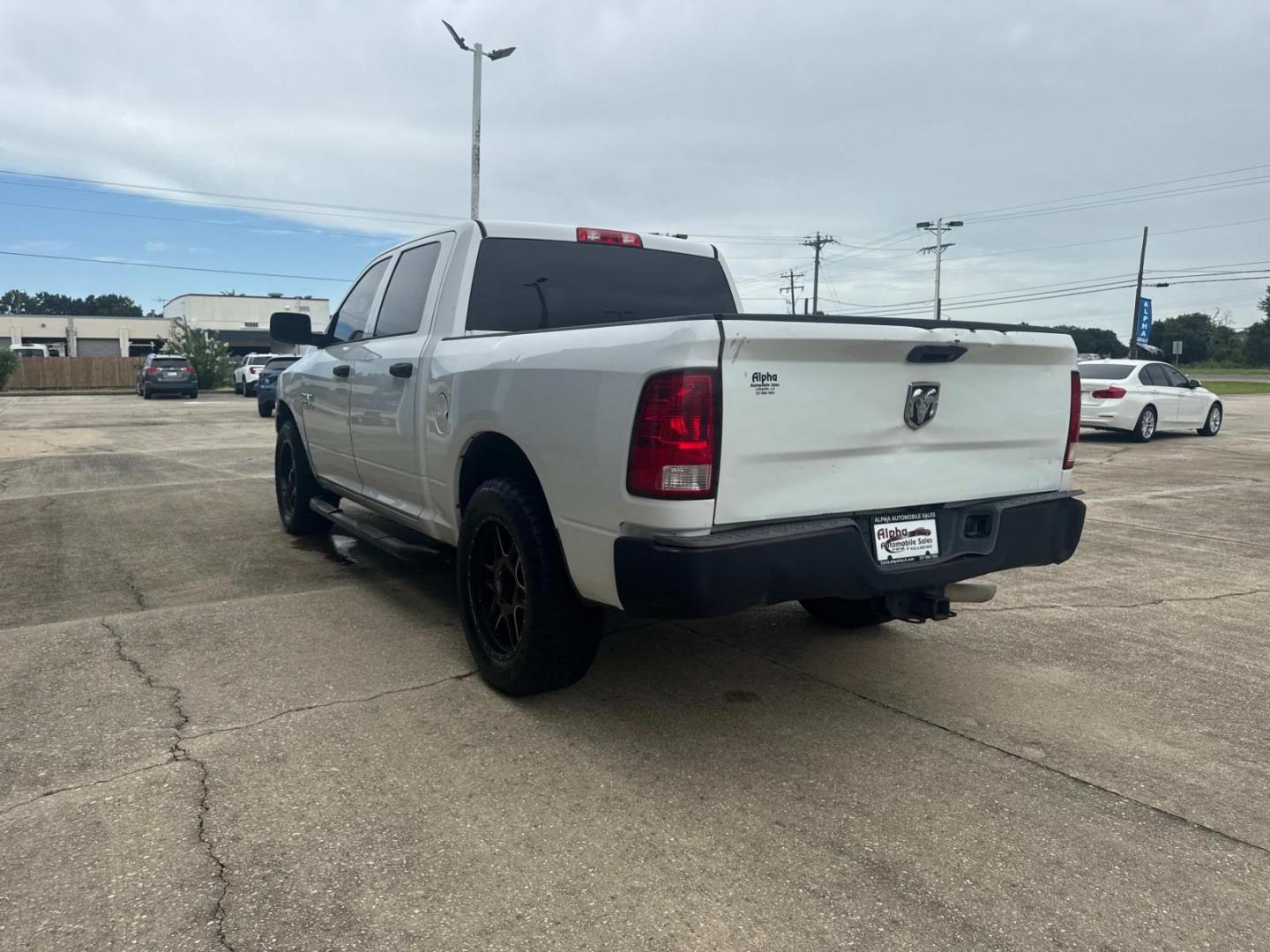 2017 Bright White Clearcoat /Diesel Gray/Black Ram 1500 Tradesman 4x2 Crew Cab 5'7 Box (1C6RR6KG9HS) , N/A transmission, located at 6904 Johnston St., Lafayette, LA, 70503, (337) 988-1960, 30.143589, -92.100601 - Photo#9