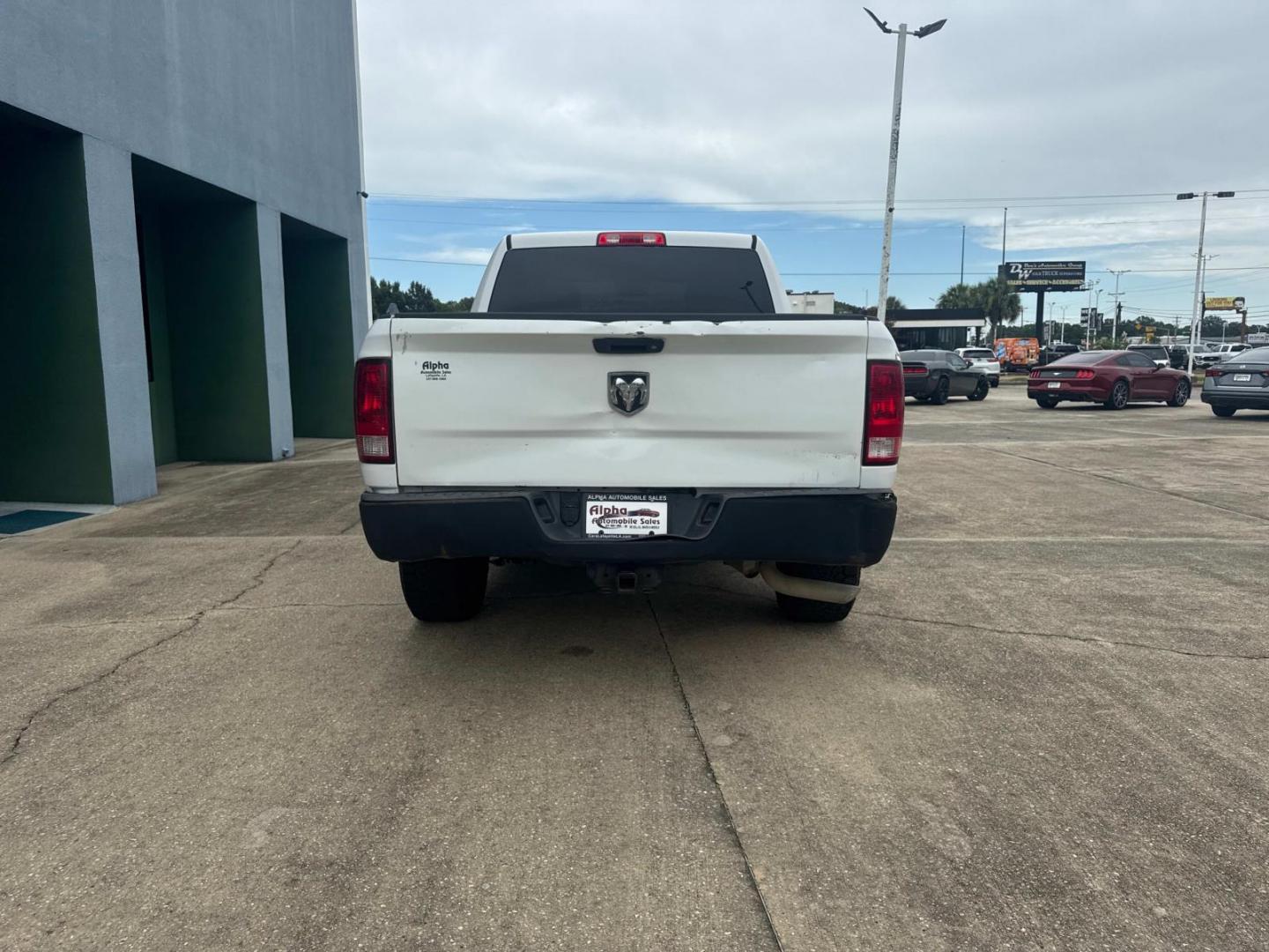 2017 Bright White Clearcoat /Diesel Gray/Black Ram 1500 Tradesman 4x2 Crew Cab 5'7 Box (1C6RR6KG9HS) , N/A transmission, located at 6904 Johnston St., Lafayette, LA, 70503, (337) 988-1960, 30.143589, -92.100601 - Photo#11