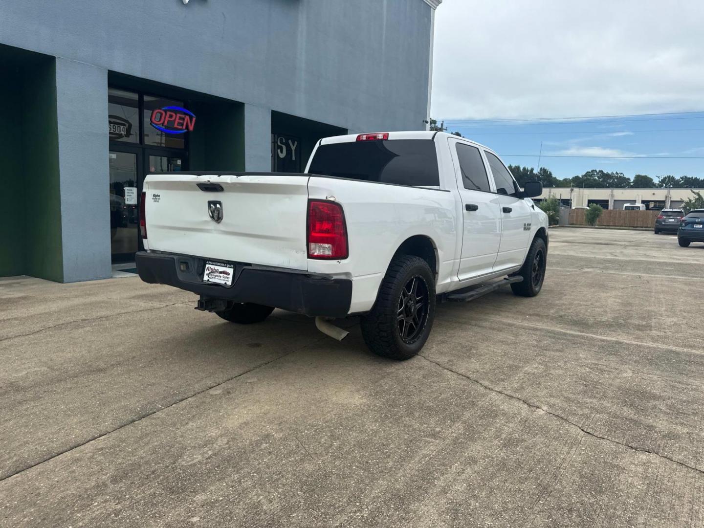 2017 Bright White Clearcoat /Diesel Gray/Black Ram 1500 Tradesman 4x2 Crew Cab 5'7 Box (1C6RR6KG9HS) , N/A transmission, located at 6904 Johnston St., Lafayette, LA, 70503, (337) 988-1960, 30.143589, -92.100601 - Photo#13