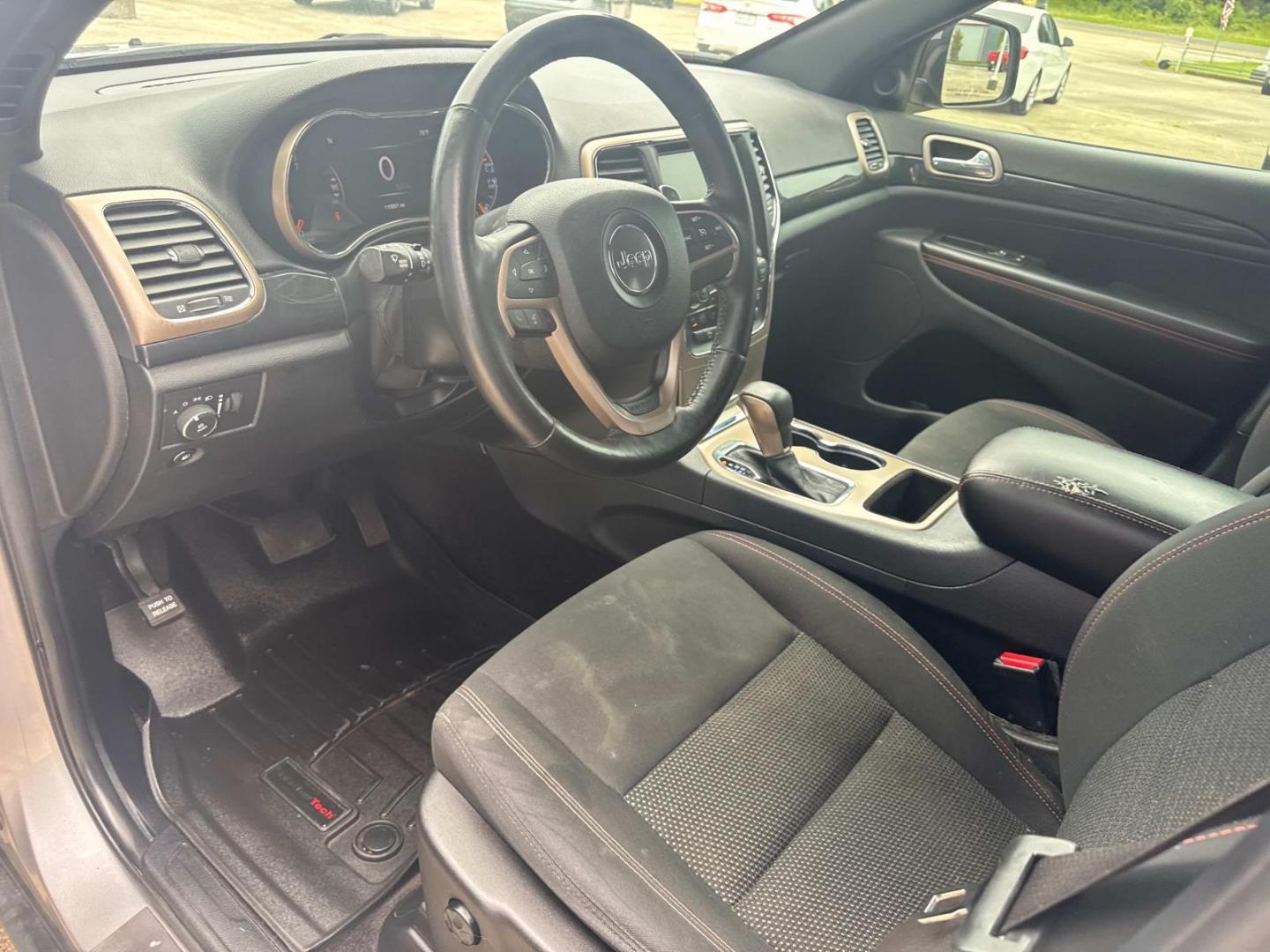 2017 Billet Silver Metallic Clearcoat /Black Jeep Grand Cherokee 75th Anniversary Edition 4x2 *Ltd Avail* (1C4RJEAG6HC) , N/A transmission, located at 6904 Johnston St., Lafayette, LA, 70503, (337) 988-1960, 30.143589, -92.100601 - Photo#22