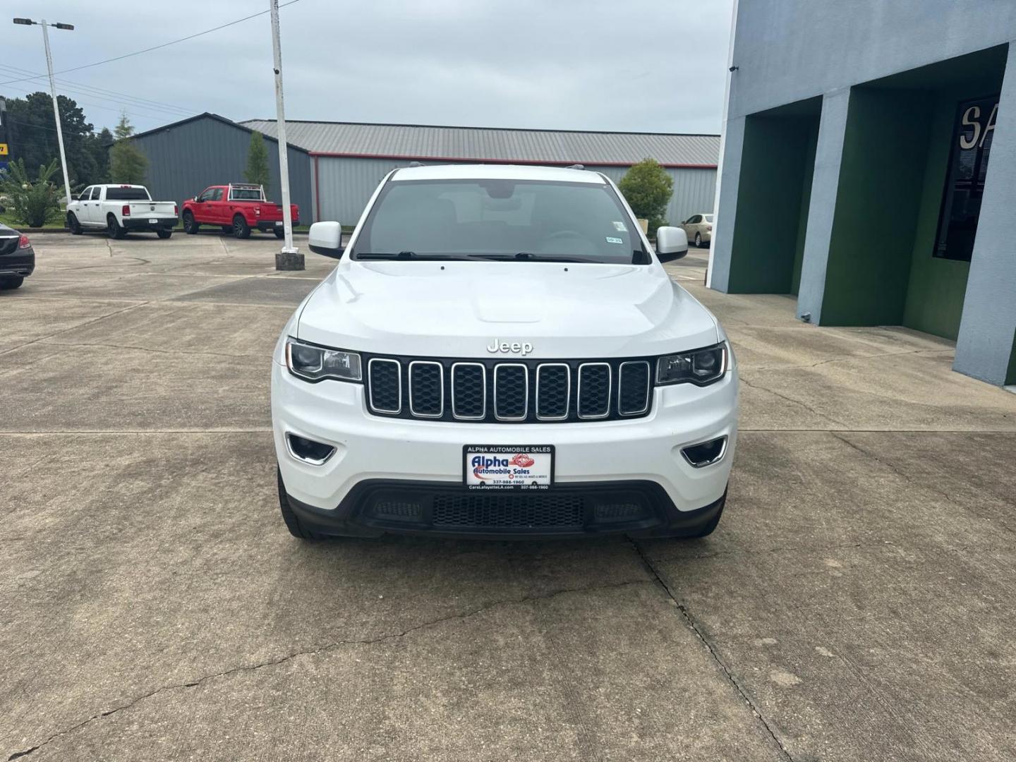 2017 Bright White Clearcoat /Black Jeep Grand Cherokee Laredo 4x2 (1C4RJEAG1HC) , N/A transmission, located at 6904 Johnston St., Lafayette, LA, 70503, (337) 988-1960, 30.143589, -92.100601 - Photo#2