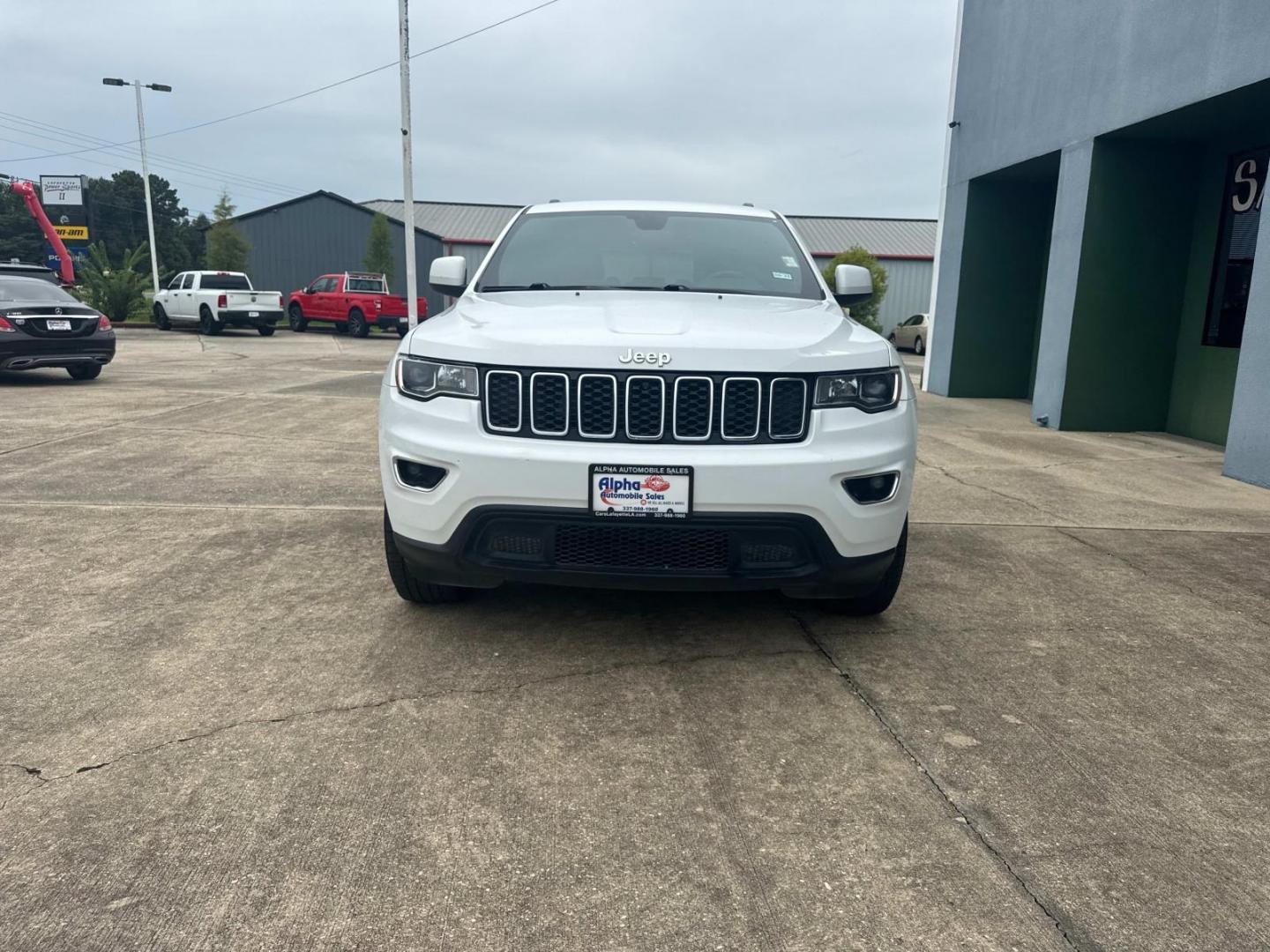 2017 Bright White Clearcoat /Black Jeep Grand Cherokee Laredo 4x2 (1C4RJEAG1HC) , N/A transmission, located at 6904 Johnston St., Lafayette, LA, 70503, (337) 988-1960, 30.143589, -92.100601 - Photo#3