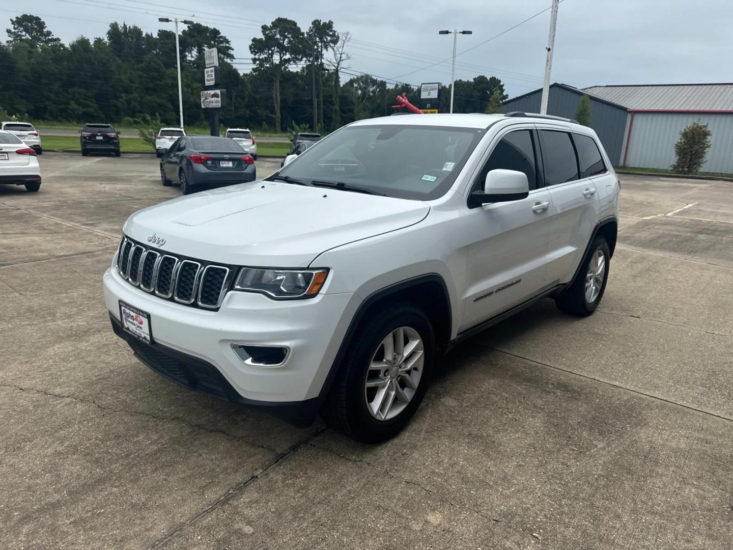 2017 Bright White Clearcoat /Black Jeep Grand Cherokee Laredo 4x2 (1C4RJEAG1HC) , N/A transmission, located at 6904 Johnston St., Lafayette, LA, 70503, (337) 988-1960, 30.143589, -92.100601 - Photo#4