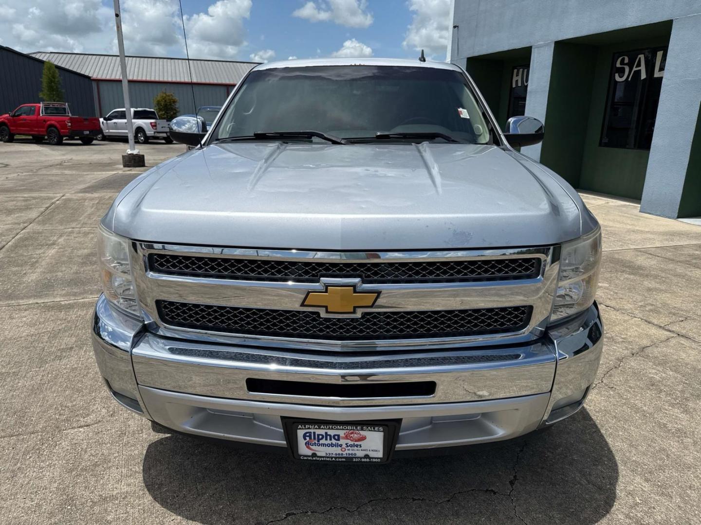 2013 Silver Ice Metallic /Ebony Chevrolet Silverado 1500 2WD Crew Cab 143.5 LT (3GCPCSE01DG) , Automatic transmission, located at 6904 Johnston St., Lafayette, LA, 70503, (337) 988-1960, 30.143589, -92.100601 - Photo#1