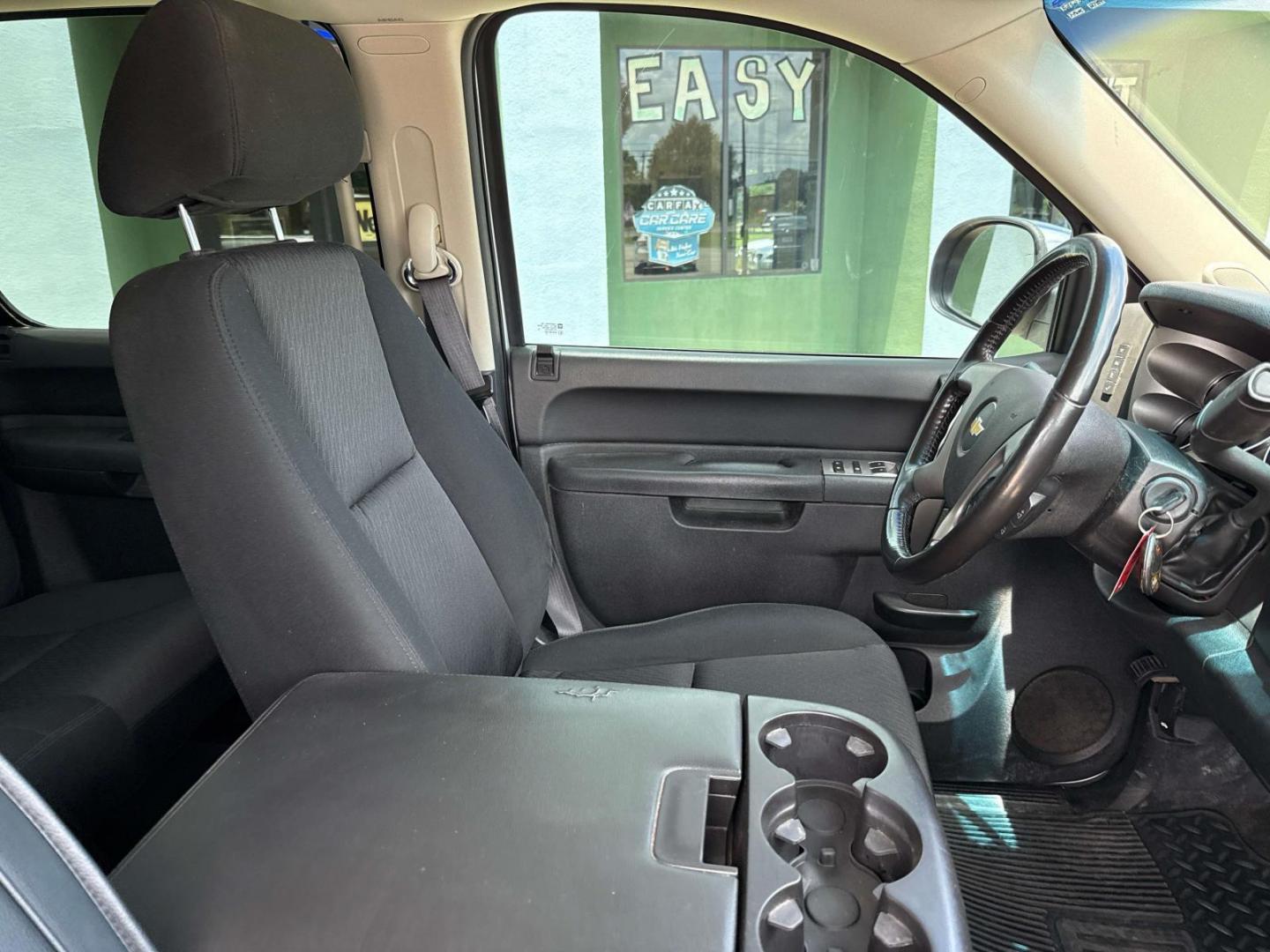 2013 Silver Ice Metallic /Ebony Chevrolet Silverado 1500 2WD Crew Cab 143.5 LT (3GCPCSE01DG) , Automatic transmission, located at 6904 Johnston St., Lafayette, LA, 70503, (337) 988-1960, 30.143589, -92.100601 - Photo#7