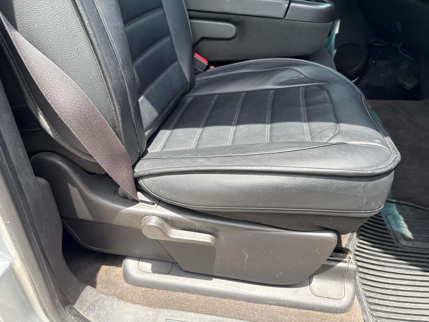 2013 Silver Ice Metallic /Ebony Chevrolet Silverado 1500 2WD Crew Cab 143.5 LT (3GCPCSE01DG) , Automatic transmission, located at 6904 Johnston St., Lafayette, LA, 70503, (337) 988-1960, 30.143589, -92.100601 - Photo#9