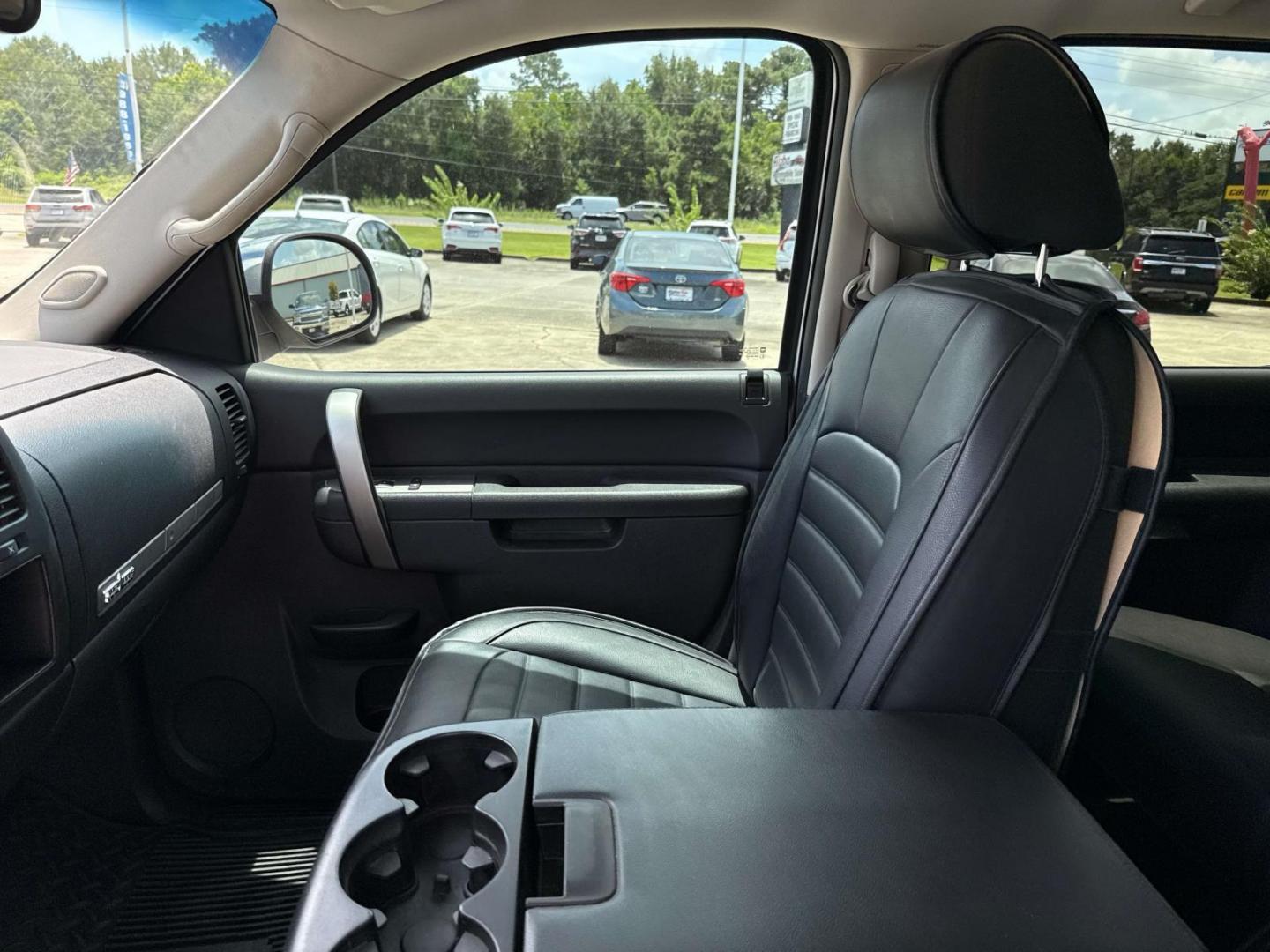 2013 Silver Ice Metallic /Ebony Chevrolet Silverado 1500 2WD Crew Cab 143.5 LT (3GCPCSE01DG) , Automatic transmission, located at 6904 Johnston St., Lafayette, LA, 70503, (337) 988-1960, 30.143589, -92.100601 - Photo#13