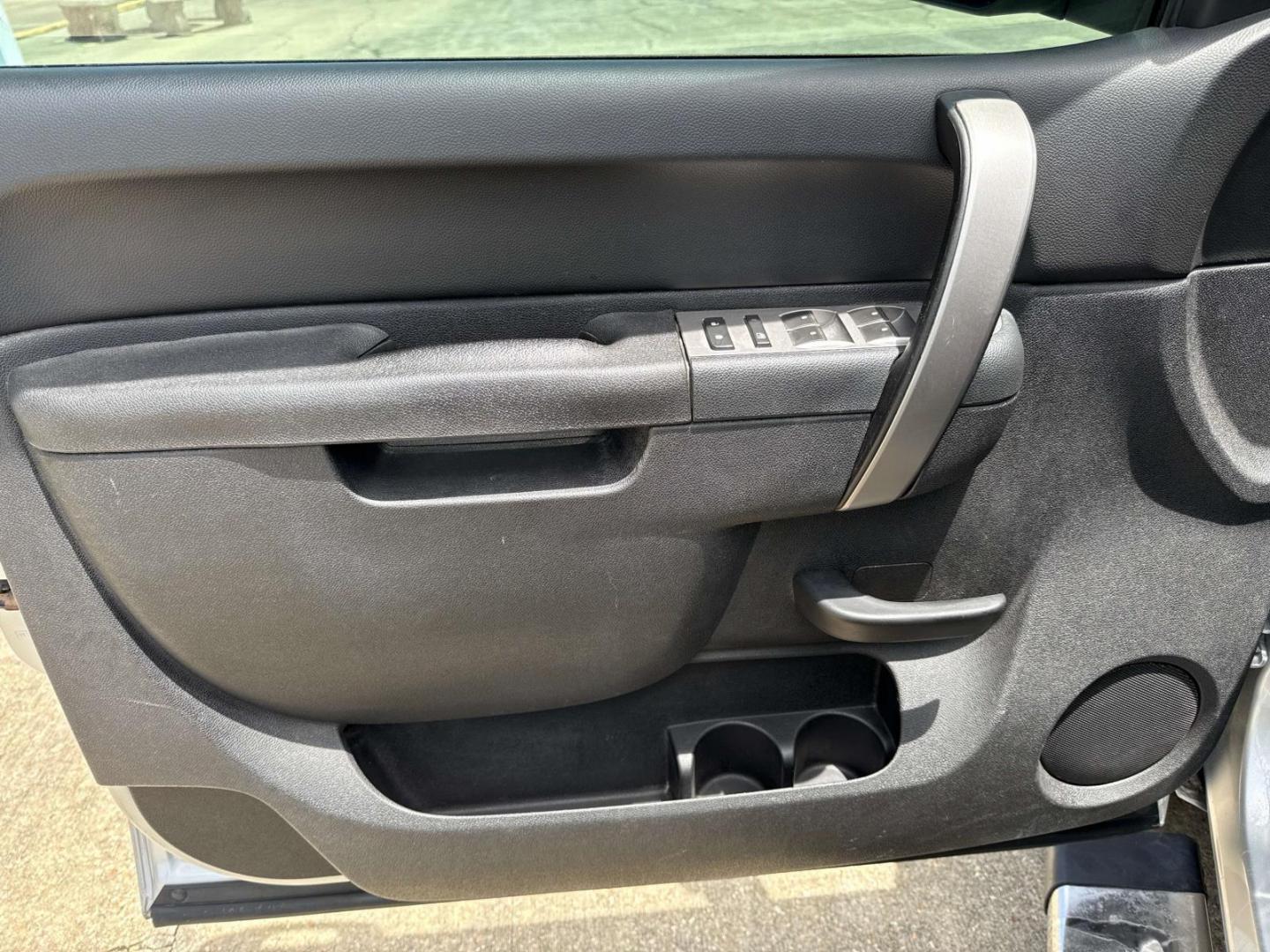 2013 Silver Ice Metallic /Ebony Chevrolet Silverado 1500 2WD Crew Cab 143.5 LT (3GCPCSE01DG) , Automatic transmission, located at 6904 Johnston St., Lafayette, LA, 70503, (337) 988-1960, 30.143589, -92.100601 - Photo#16