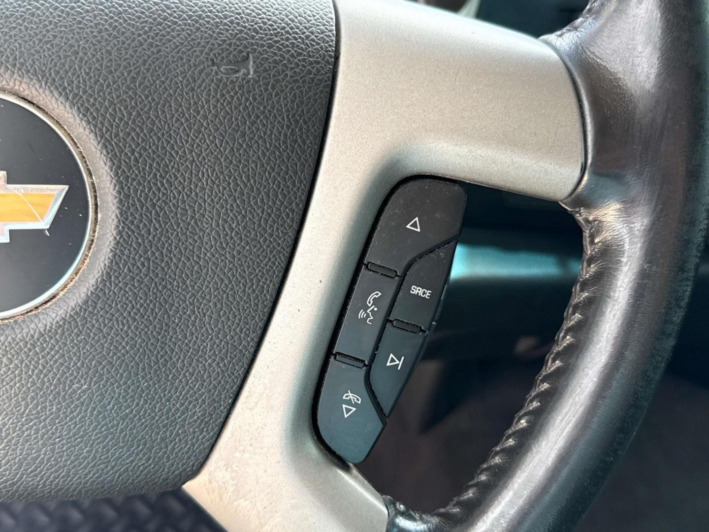 2013 Silver Ice Metallic /Ebony Chevrolet Silverado 1500 2WD Crew Cab 143.5 LT (3GCPCSE01DG) , Automatic transmission, located at 6904 Johnston St., Lafayette, LA, 70503, (337) 988-1960, 30.143589, -92.100601 - Photo#20