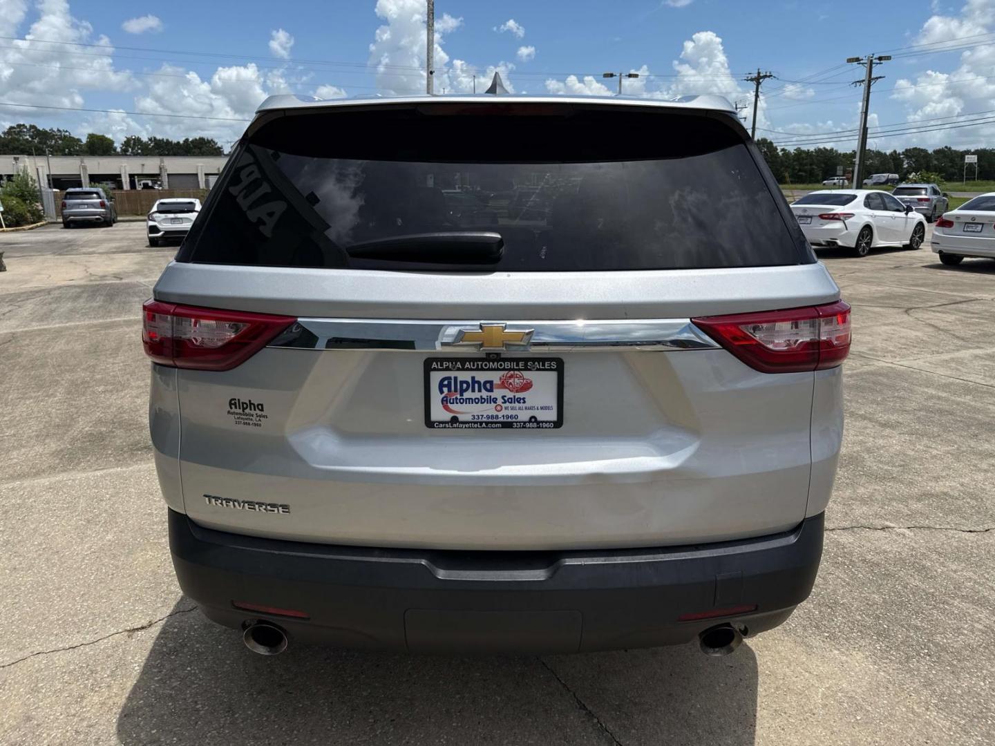 2020 Silver Ice Metallic /Jet Black Chevrolet Traverse FWD 4dr LS w/1LS (1GNERFKW4LJ) , Automatic transmission, located at 6904 Johnston St., Lafayette, LA, 70503, (337) 988-1960, 30.143589, -92.100601 - Photo#5