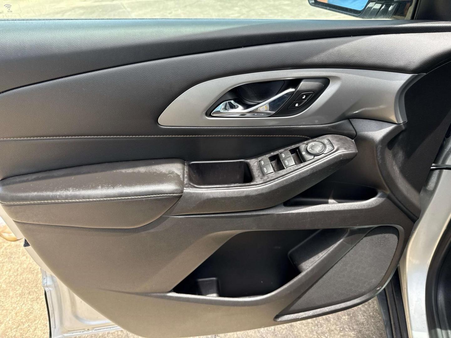 2020 Silver Ice Metallic /Jet Black Chevrolet Traverse FWD 4dr LS w/1LS (1GNERFKW4LJ) , Automatic transmission, located at 6904 Johnston St., Lafayette, LA, 70503, (337) 988-1960, 30.143589, -92.100601 - Photo#18