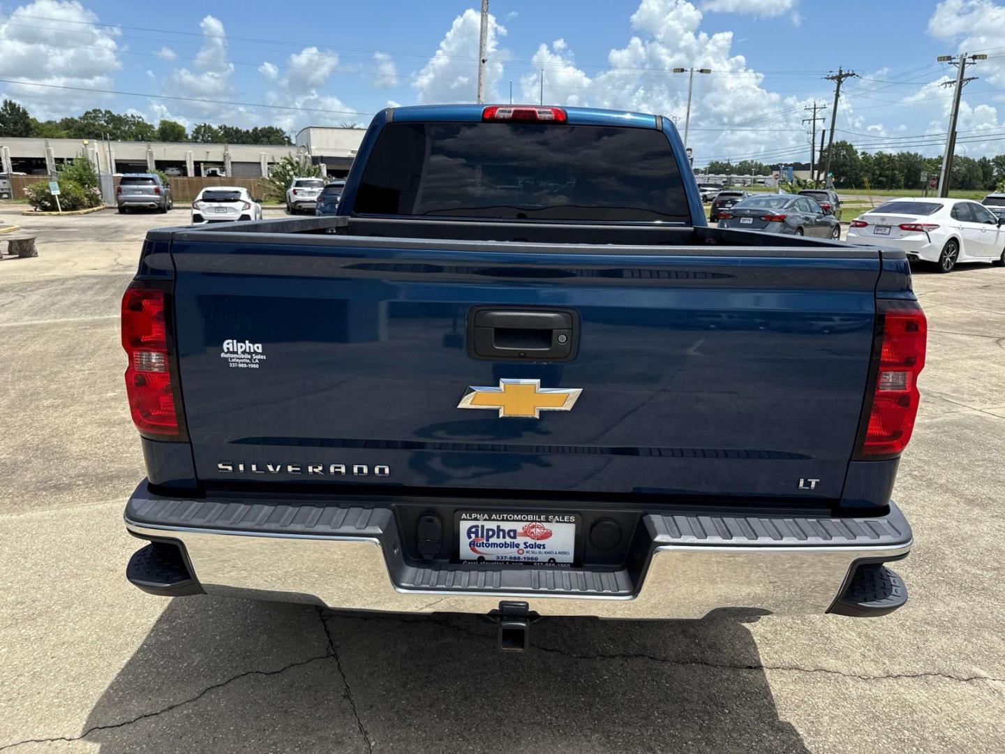 2015 Deep Ocean Blue Metallic /Jet Black Chevrolet Silverado 1500 4WD Crew Cab 143.5 LT w/1LT (3GCUKREC2FG) , Automatic transmission, located at 6904 Johnston St., Lafayette, LA, 70503, (337) 988-1960, 30.143589, -92.100601 - Photo#5