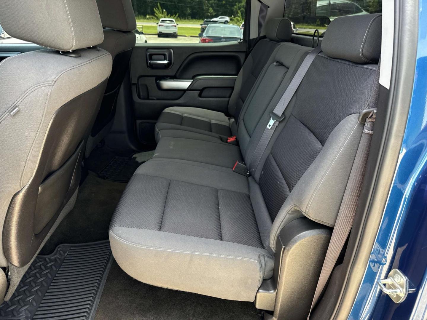 2015 Deep Ocean Blue Metallic /Jet Black Chevrolet Silverado 1500 4WD Crew Cab 143.5 LT w/1LT (3GCUKREC2FG) , Automatic transmission, located at 6904 Johnston St., Lafayette, LA, 70503, (337) 988-1960, 30.143589, -92.100601 - Photo#13