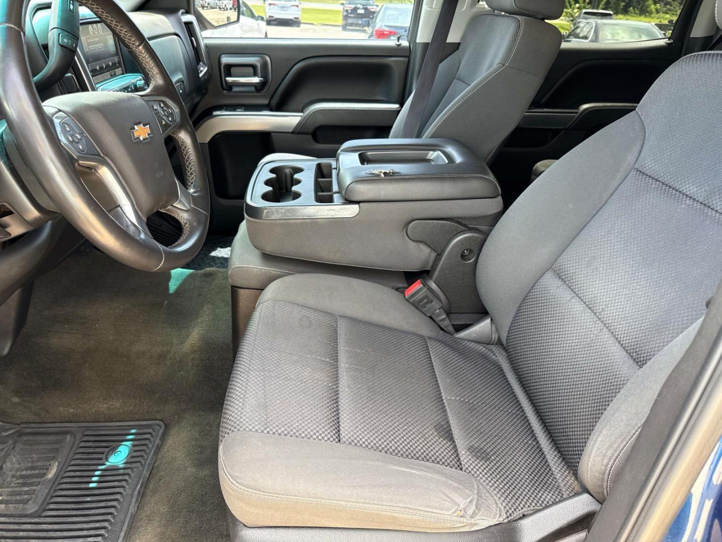 2015 Deep Ocean Blue Metallic /Jet Black Chevrolet Silverado 1500 4WD Crew Cab 143.5 LT w/1LT (3GCUKREC2FG) , Automatic transmission, located at 6904 Johnston St., Lafayette, LA, 70503, (337) 988-1960, 30.143589, -92.100601 - Photo#15