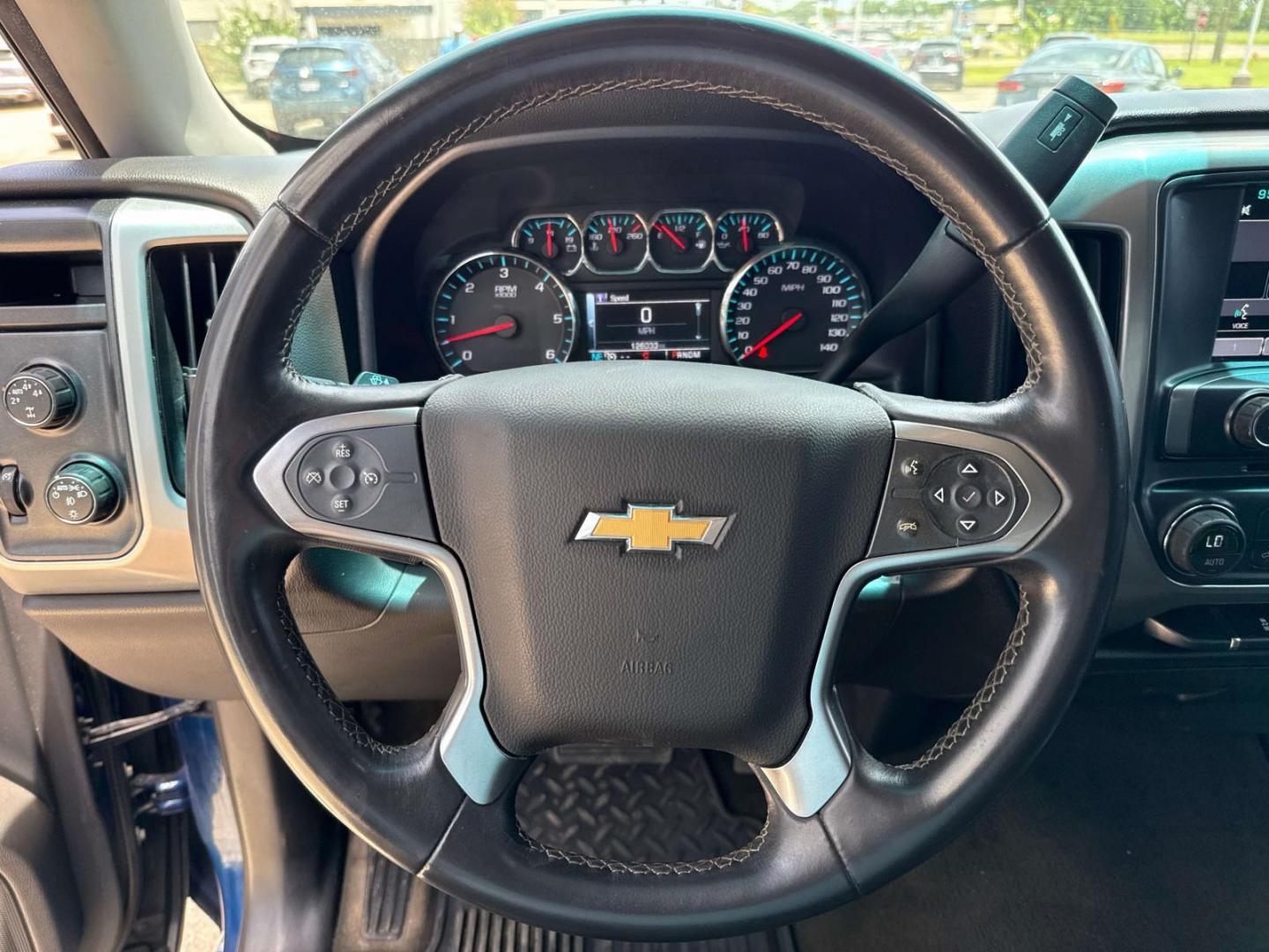 2015 Deep Ocean Blue Metallic /Jet Black Chevrolet Silverado 1500 4WD Crew Cab 143.5 LT w/1LT (3GCUKREC2FG) , Automatic transmission, located at 6904 Johnston St., Lafayette, LA, 70503, (337) 988-1960, 30.143589, -92.100601 - Photo#20