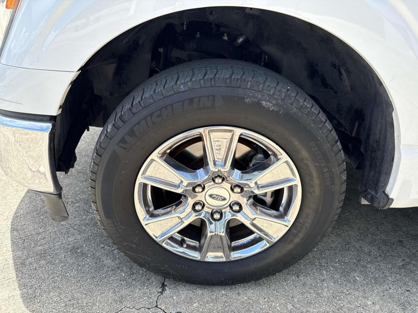 2021 Oxford White /Black/Medium Dark Slate Ford F-150 LARIAT 2WD SuperCrew 5.5' Box (1FTEW1C5XMF) , Automatic transmission, located at 6904 Johnston St., Lafayette, LA, 70503, (337) 988-1960, 30.143589, -92.100601 - Photo#3