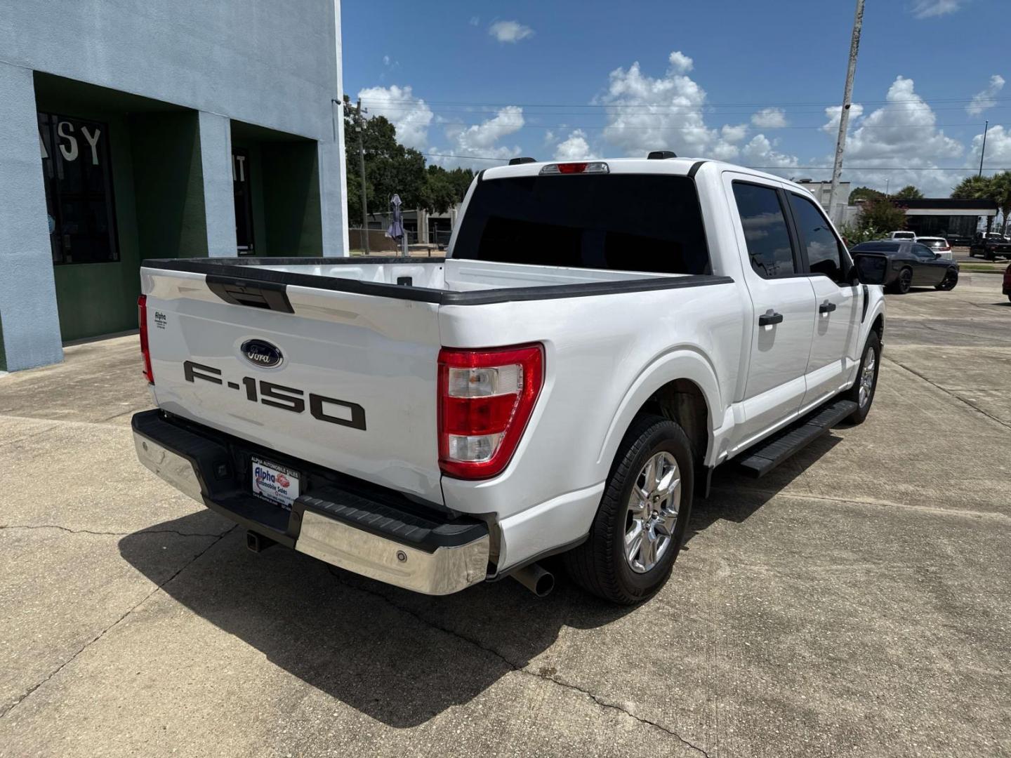2021 Oxford White /Black/Medium Dark Slate Ford F-150 LARIAT 2WD SuperCrew 5.5' Box (1FTEW1C5XMF) , Automatic transmission, located at 6904 Johnston St., Lafayette, LA, 70503, (337) 988-1960, 30.143589, -92.100601 - Photo#6