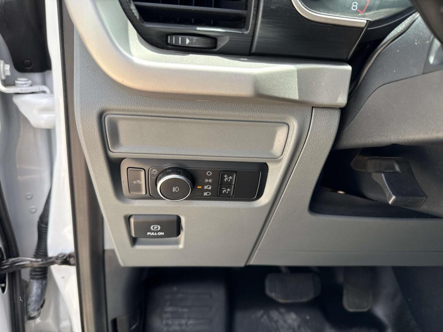 2021 Oxford White /Black/Medium Dark Slate Ford F-150 LARIAT 2WD SuperCrew 5.5' Box (1FTEW1C5XMF) , Automatic transmission, located at 6904 Johnston St., Lafayette, LA, 70503, (337) 988-1960, 30.143589, -92.100601 - Photo#23