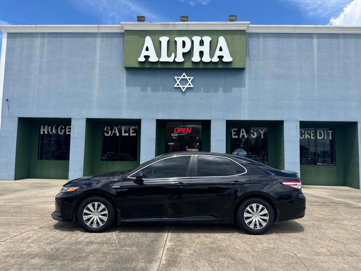 2020 Midnight Black Metallic /Black Toyota Camry Hybrid LE CVT (Natl) (4T1C31AK8LU) , Automatic transmission, located at 6904 Johnston St., Lafayette, LA, 70503, (337) 988-1960, 30.143589, -92.100601 - Photo#0