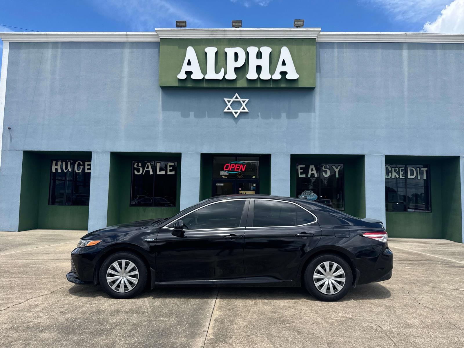photo of 2020 Toyota Camry Hybrid LE CVT (Natl)