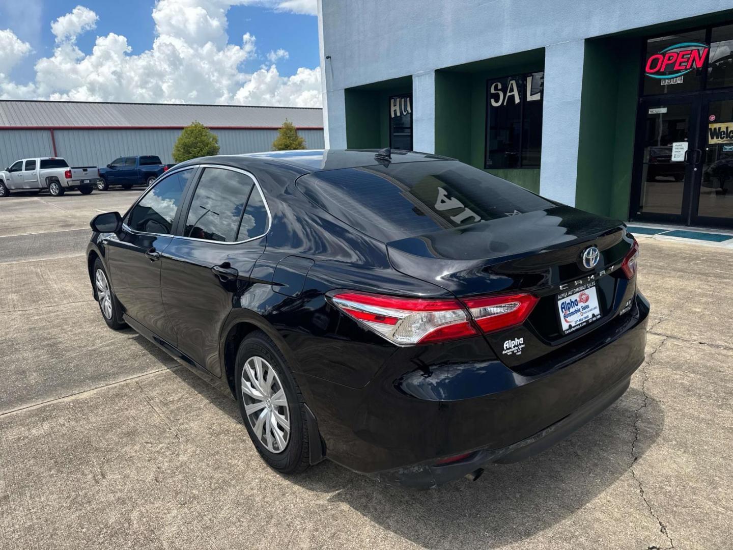2020 Midnight Black Metallic /Black Toyota Camry Hybrid LE CVT (Natl) (4T1C31AK8LU) , Automatic transmission, located at 6904 Johnston St., Lafayette, LA, 70503, (337) 988-1960, 30.143589, -92.100601 - Photo#9