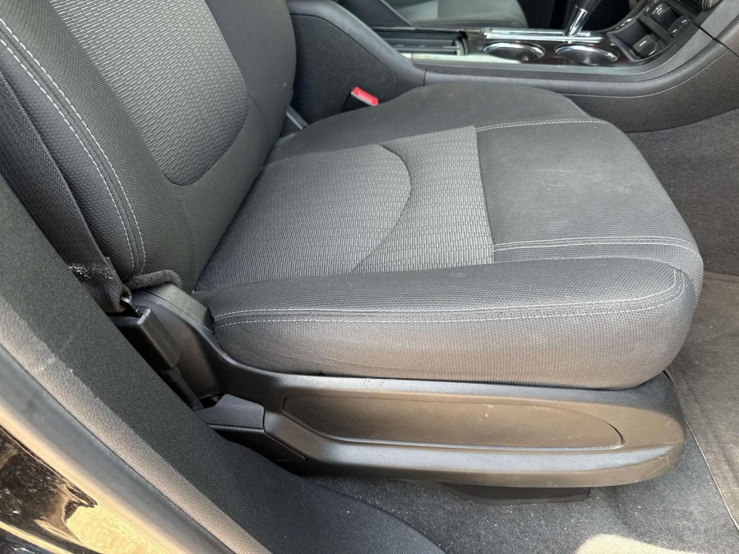 2017 Mosaic Black Metallic /Ebony Chevrolet Traverse AWD 4dr LT w/1LT (1GNKVGKD3HJ) , Automatic transmission, located at 6904 Johnston St., Lafayette, LA, 70503, (337) 988-1960, 30.143589, -92.100601 - Photo#9