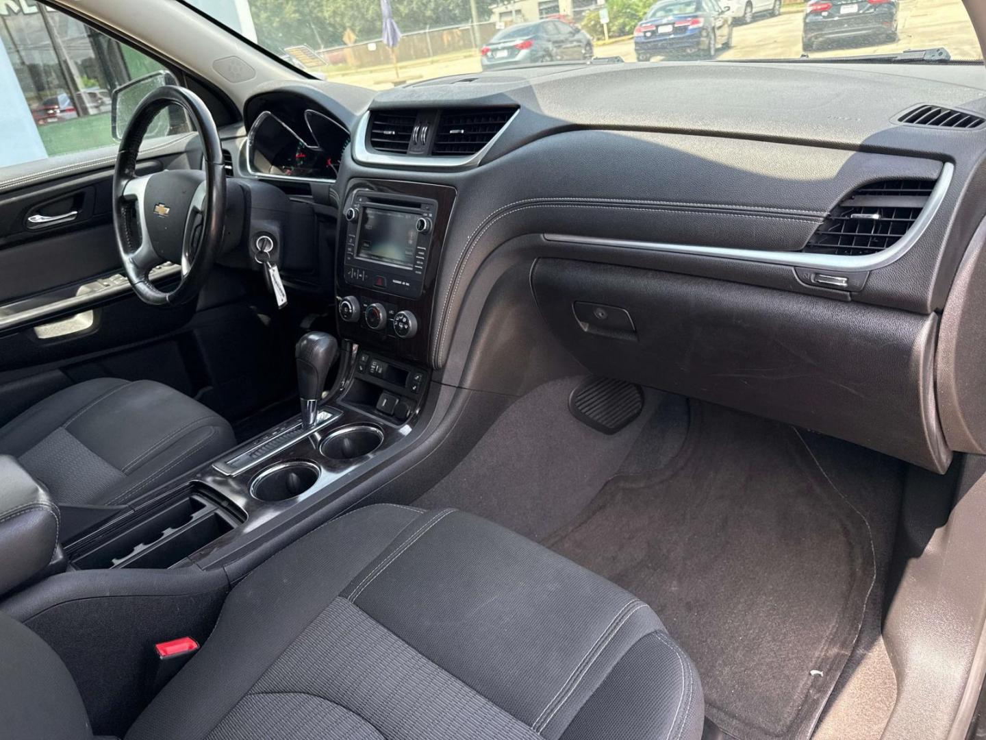 2017 Mosaic Black Metallic /Ebony Chevrolet Traverse AWD 4dr LT w/1LT (1GNKVGKD3HJ) , Automatic transmission, located at 6904 Johnston St., Lafayette, LA, 70503, (337) 988-1960, 30.143589, -92.100601 - Photo#10