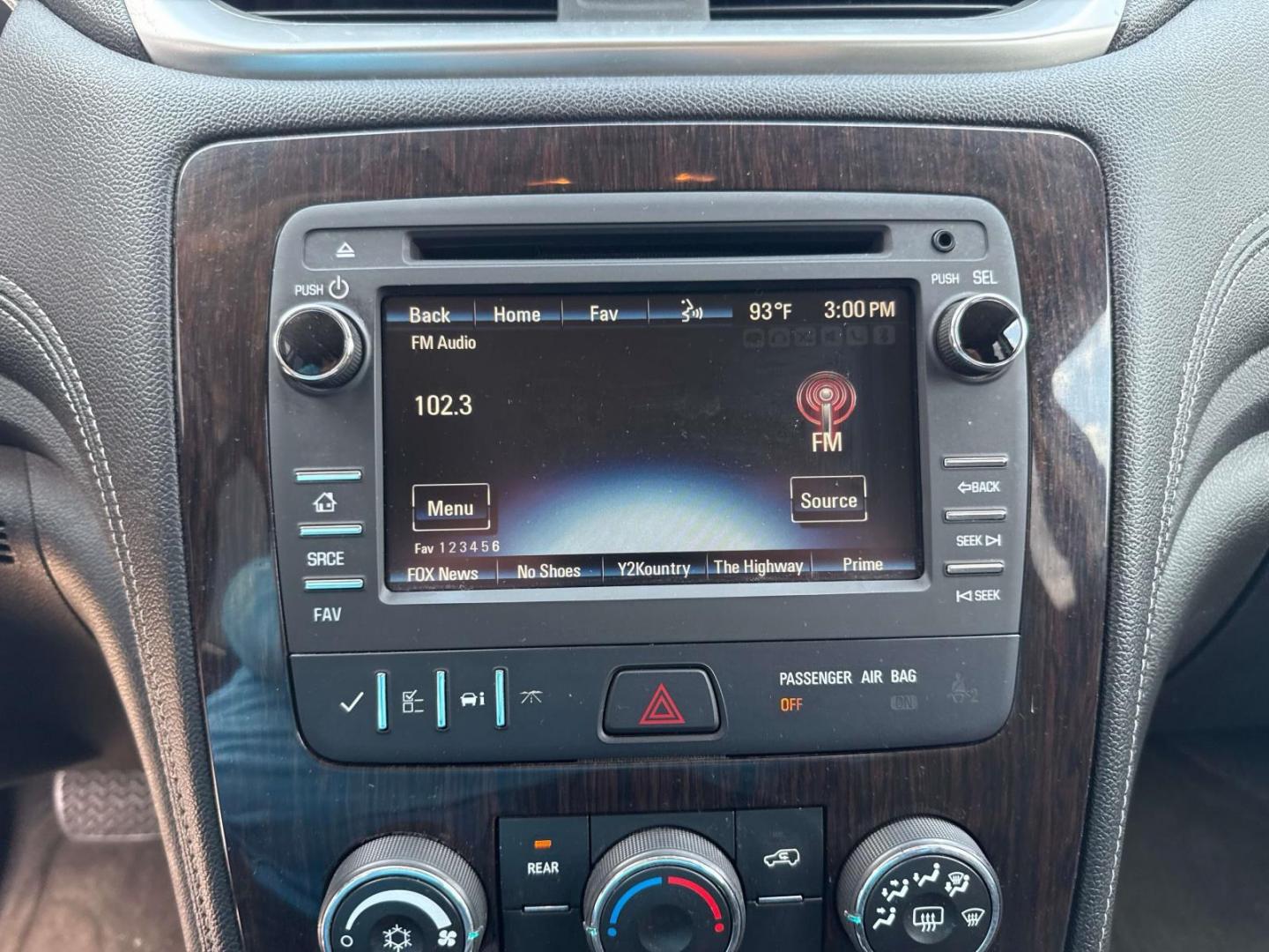 2017 Mosaic Black Metallic /Ebony Chevrolet Traverse AWD 4dr LT w/1LT (1GNKVGKD3HJ) , Automatic transmission, located at 6904 Johnston St., Lafayette, LA, 70503, (337) 988-1960, 30.143589, -92.100601 - Photo#25