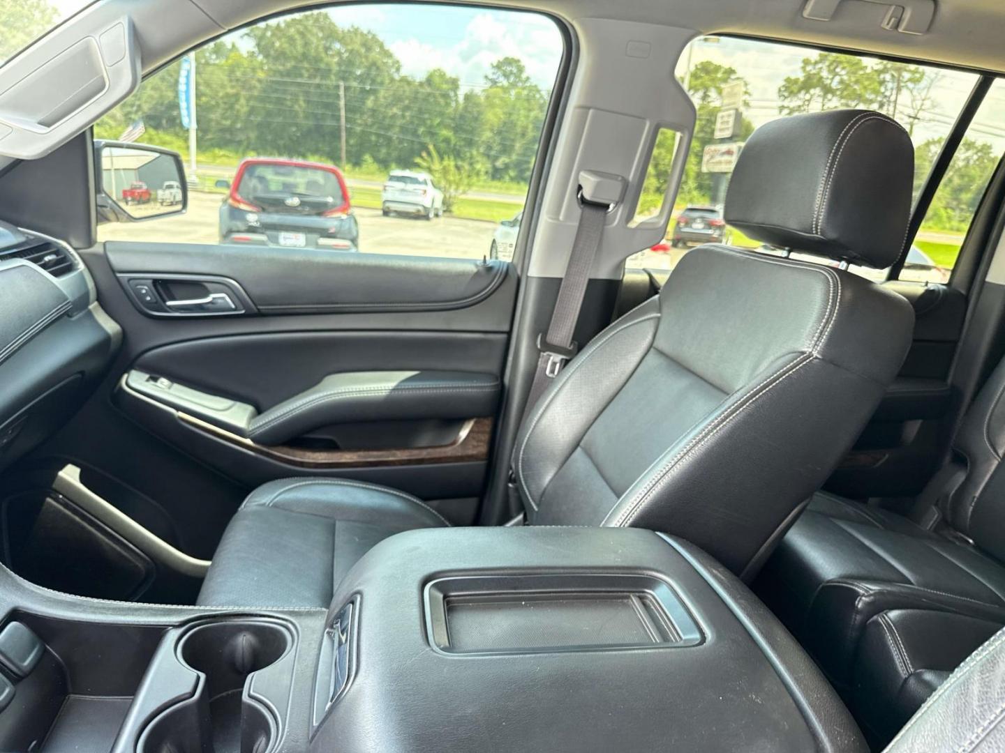 2015 Silver Ice Metallic /Jet Black Chevrolet Suburban 4WD 4dr LS (1GNSKHKC6FR) , Automatic transmission, located at 6904 Johnston St., Lafayette, LA, 70503, (337) 988-1960, 30.143589, -92.100601 - Photo#15