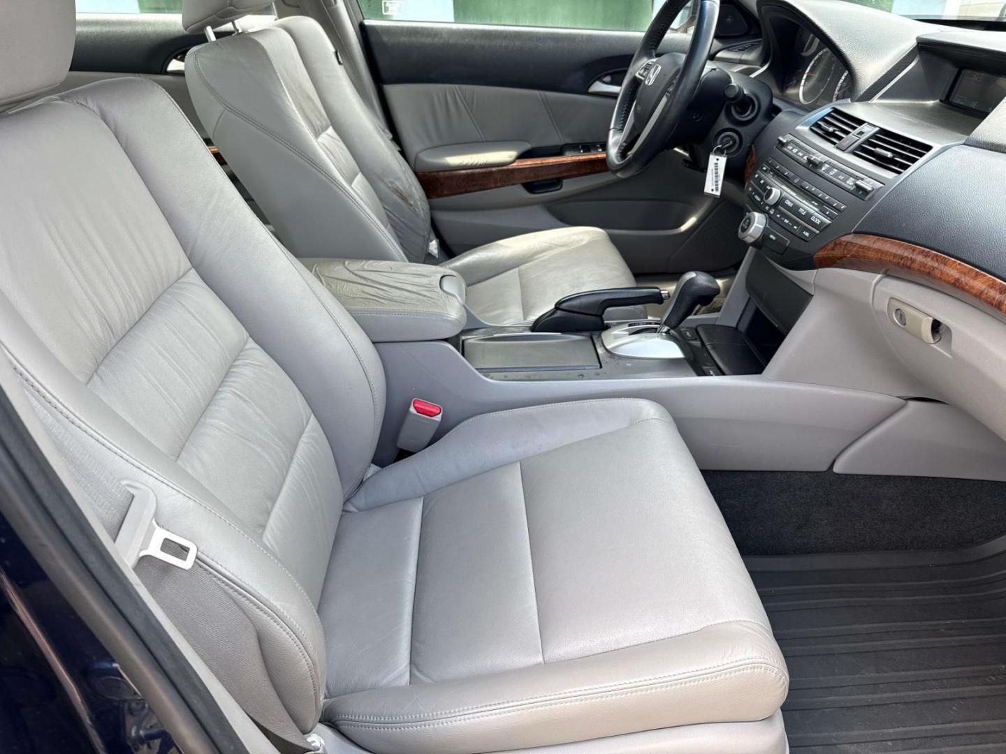 2012 Celestial Blue Metallic /Gray Honda Accord Sdn 4dr V6 Auto EX-L (1HGCP3F82CA) , Automatic transmission, located at 6904 Johnston St., Lafayette, LA, 70503, (337) 988-1960, 30.143589, -92.100601 - Photo#9