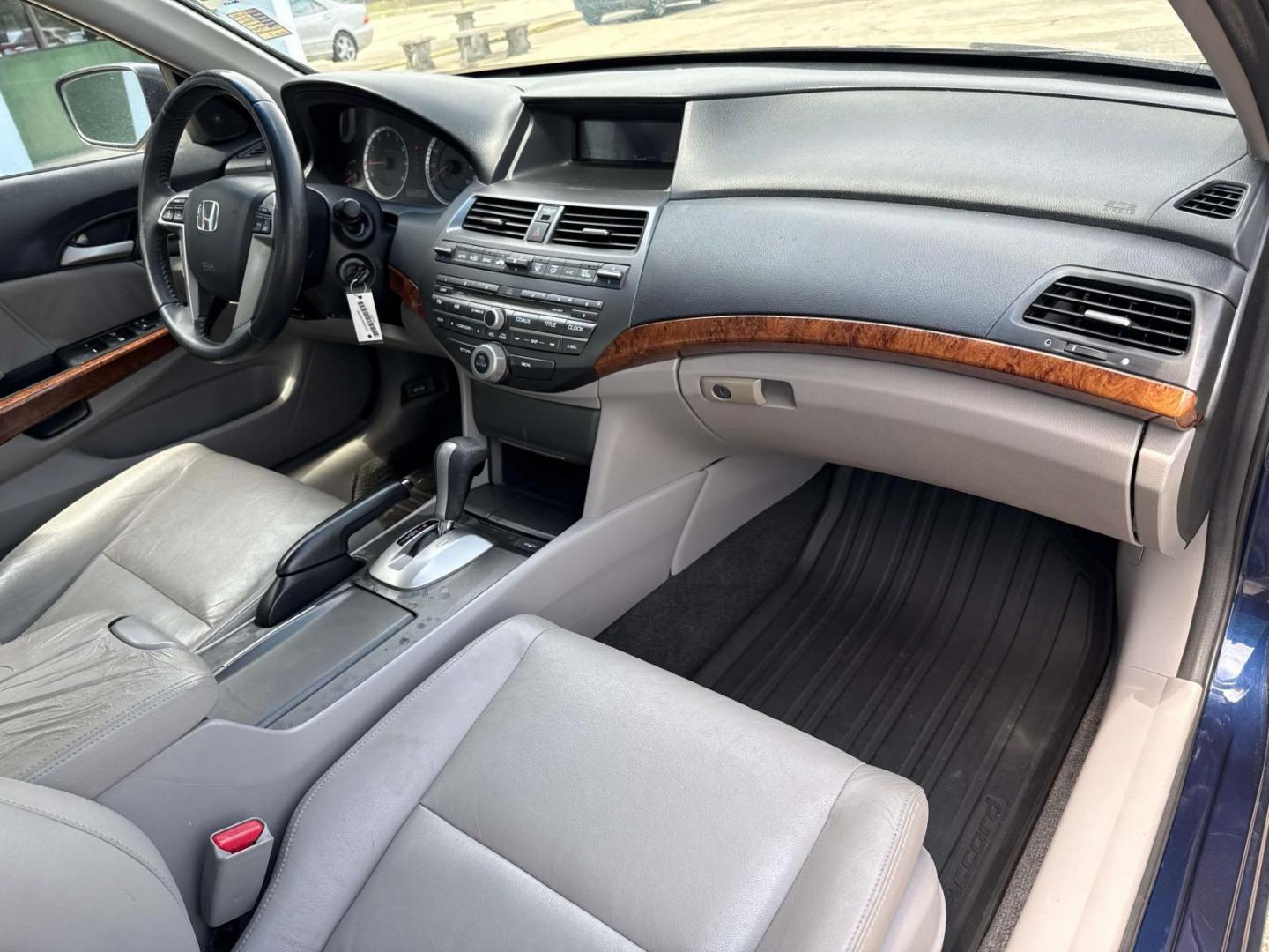 2012 Celestial Blue Metallic /Gray Honda Accord Sdn 4dr V6 Auto EX-L (1HGCP3F82CA) , Automatic transmission, located at 6904 Johnston St., Lafayette, LA, 70503, (337) 988-1960, 30.143589, -92.100601 - Photo#11