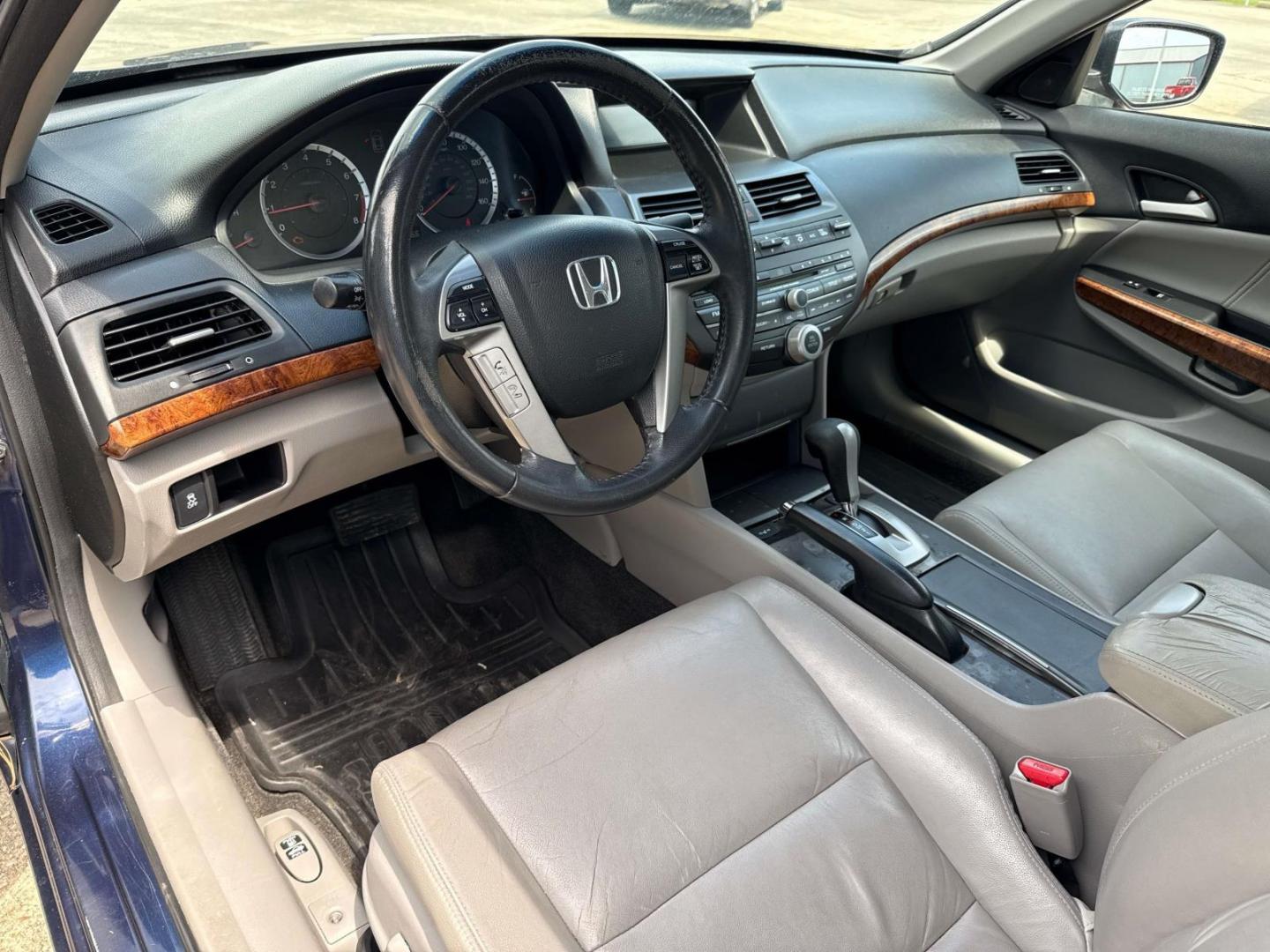 2012 Celestial Blue Metallic /Gray Honda Accord Sdn 4dr V6 Auto EX-L (1HGCP3F82CA) , Automatic transmission, located at 6904 Johnston St., Lafayette, LA, 70503, (337) 988-1960, 30.143589, -92.100601 - Photo#19