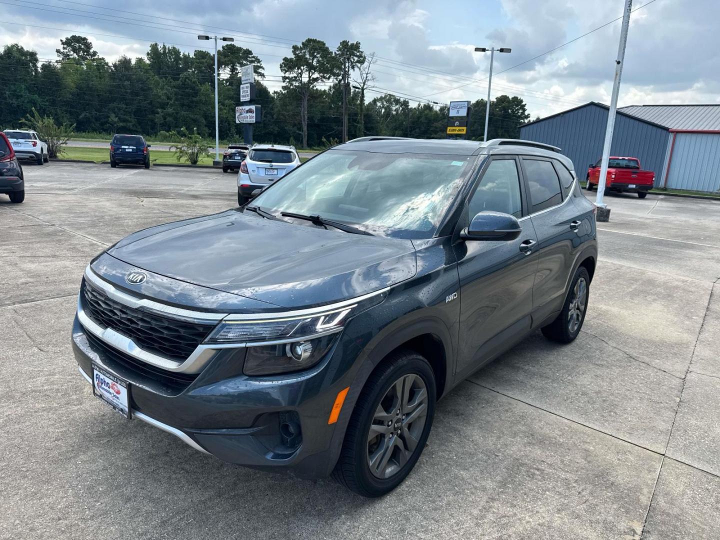 2021 Dark Ocean Blue/White Roof /Black Kia Seltos S IVT AWD (KNDEUCAA8M7) , Automatic transmission, located at 6904 Johnston St., Lafayette, LA, 70503, (337) 988-1960, 30.143589, -92.100601 - Photo#5