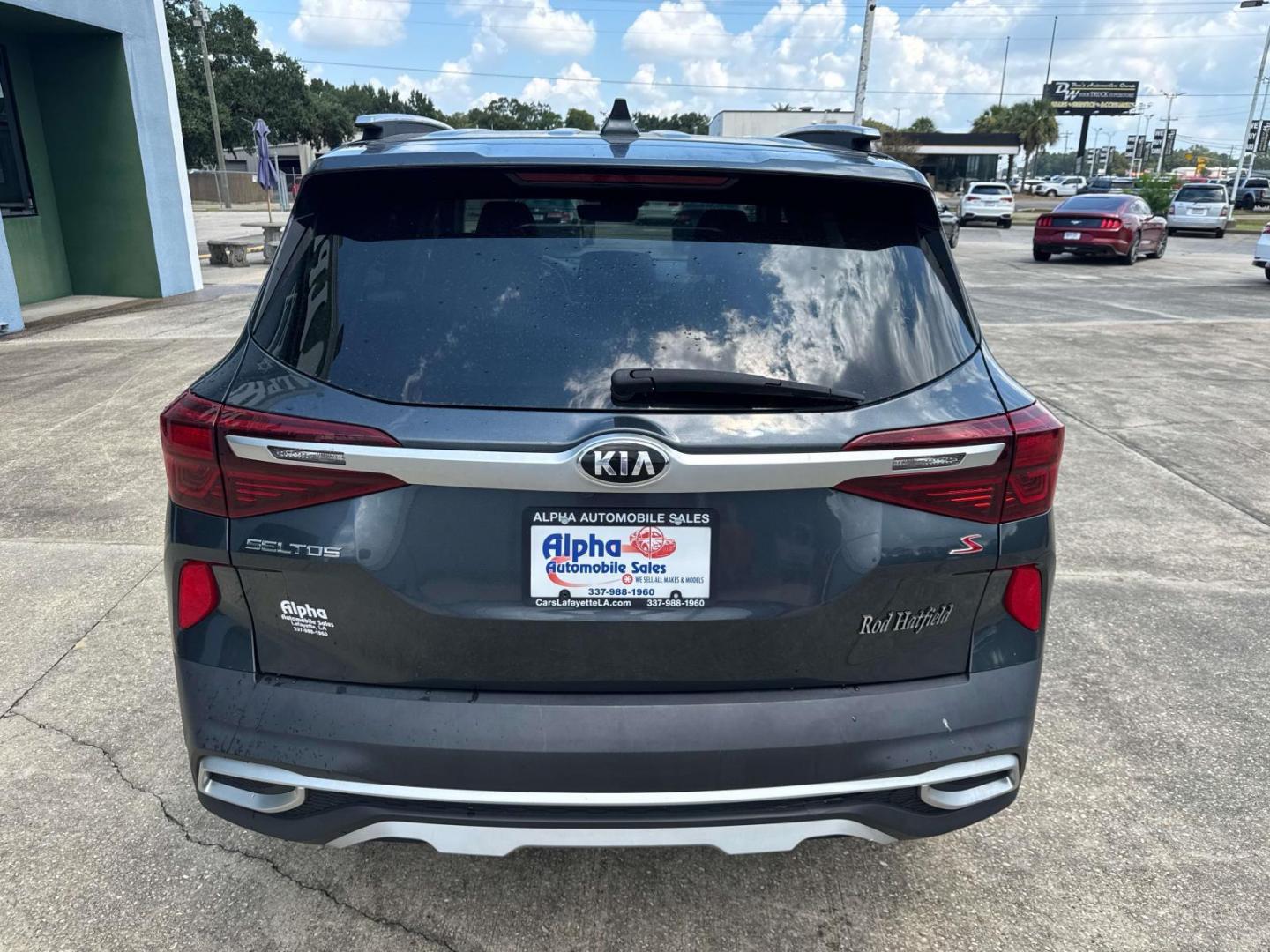 2021 Dark Ocean Blue/White Roof /Black Kia Seltos S IVT AWD (KNDEUCAA8M7) , Automatic transmission, located at 6904 Johnston St., Lafayette, LA, 70503, (337) 988-1960, 30.143589, -92.100601 - Photo#10