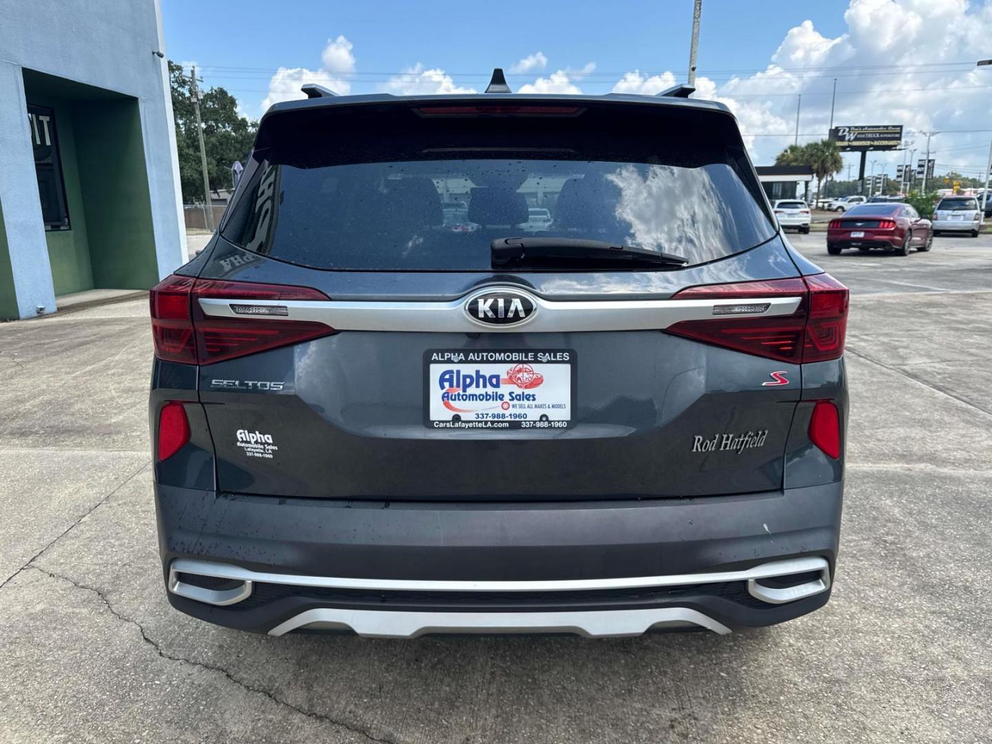 2021 Dark Ocean Blue/White Roof /Black Kia Seltos S IVT AWD (KNDEUCAA8M7) , Automatic transmission, located at 6904 Johnston St., Lafayette, LA, 70503, (337) 988-1960, 30.143589, -92.100601 - Photo#11