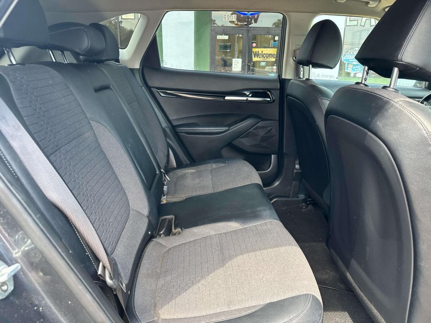 2021 Dark Ocean Blue/White Roof /Black Kia Seltos S IVT AWD (KNDEUCAA8M7) , Automatic transmission, located at 6904 Johnston St., Lafayette, LA, 70503, (337) 988-1960, 30.143589, -92.100601 - Photo#15
