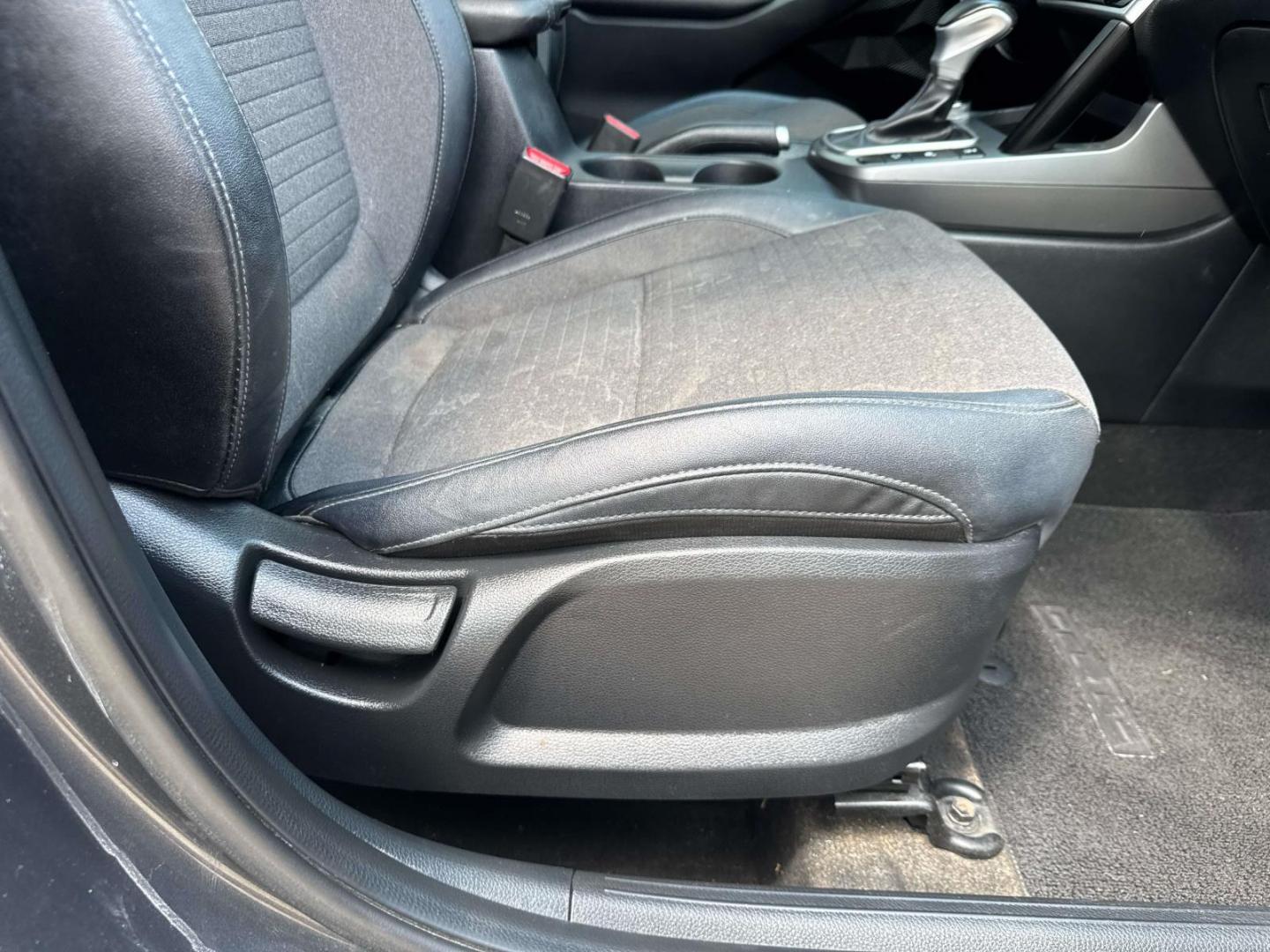 2021 Dark Ocean Blue/White Roof /Black Kia Seltos S IVT AWD (KNDEUCAA8M7) , Automatic transmission, located at 6904 Johnston St., Lafayette, LA, 70503, (337) 988-1960, 30.143589, -92.100601 - Photo#17