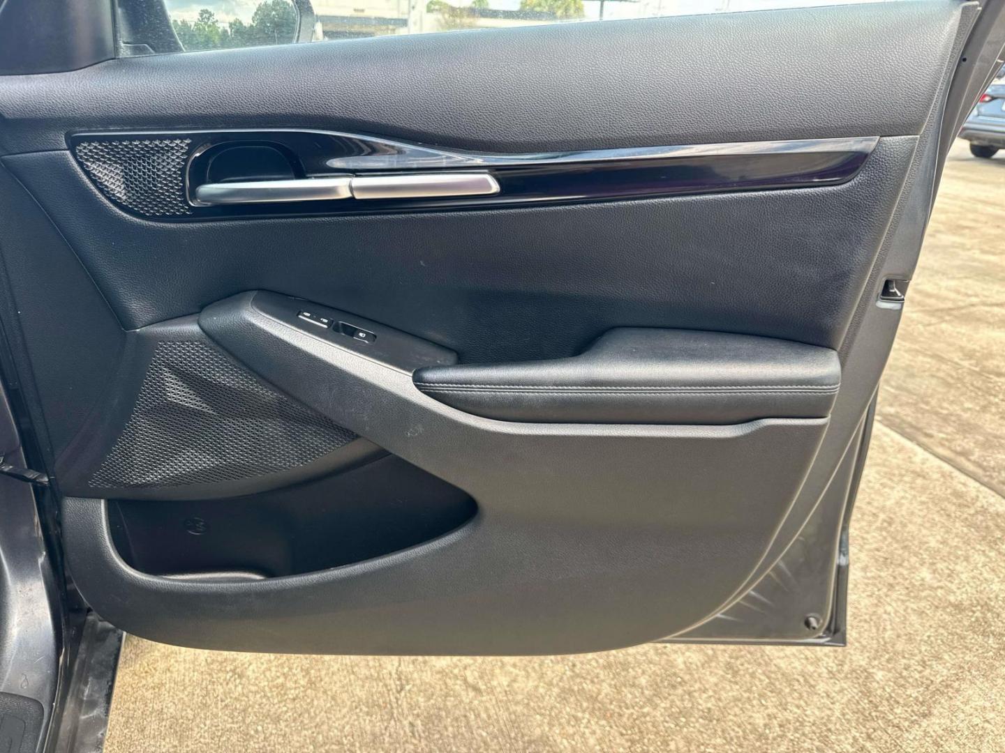 2021 Dark Ocean Blue/White Roof /Black Kia Seltos S IVT AWD (KNDEUCAA8M7) , Automatic transmission, located at 6904 Johnston St., Lafayette, LA, 70503, (337) 988-1960, 30.143589, -92.100601 - Photo#19