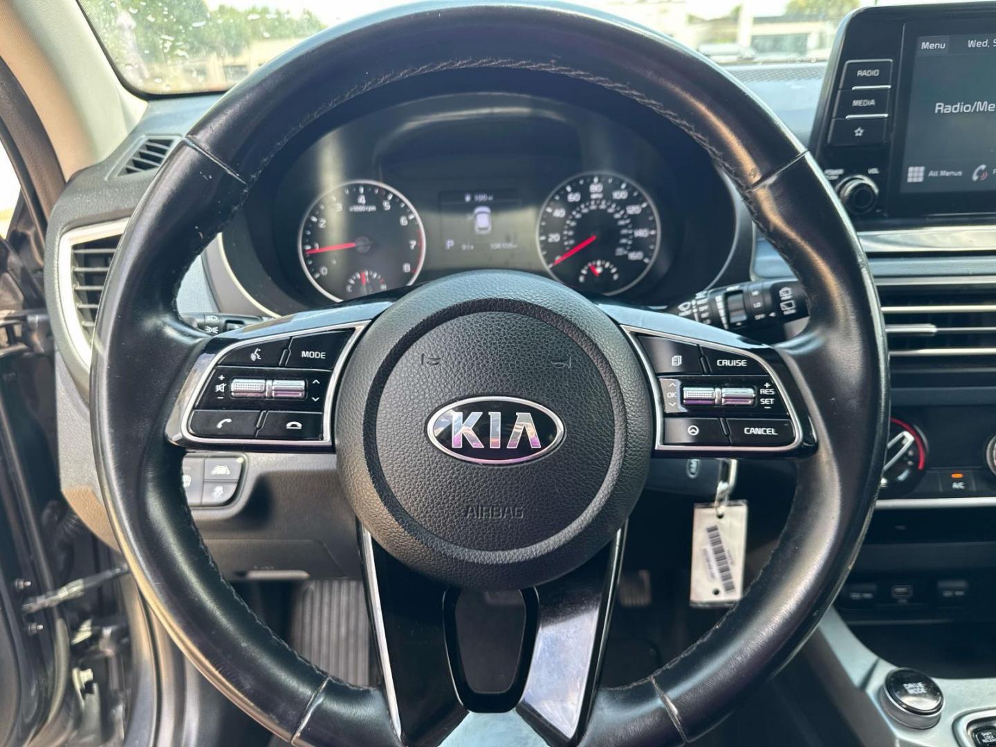 2021 Dark Ocean Blue/White Roof /Black Kia Seltos S IVT AWD (KNDEUCAA8M7) , Automatic transmission, located at 6904 Johnston St., Lafayette, LA, 70503, (337) 988-1960, 30.143589, -92.100601 - Photo#27