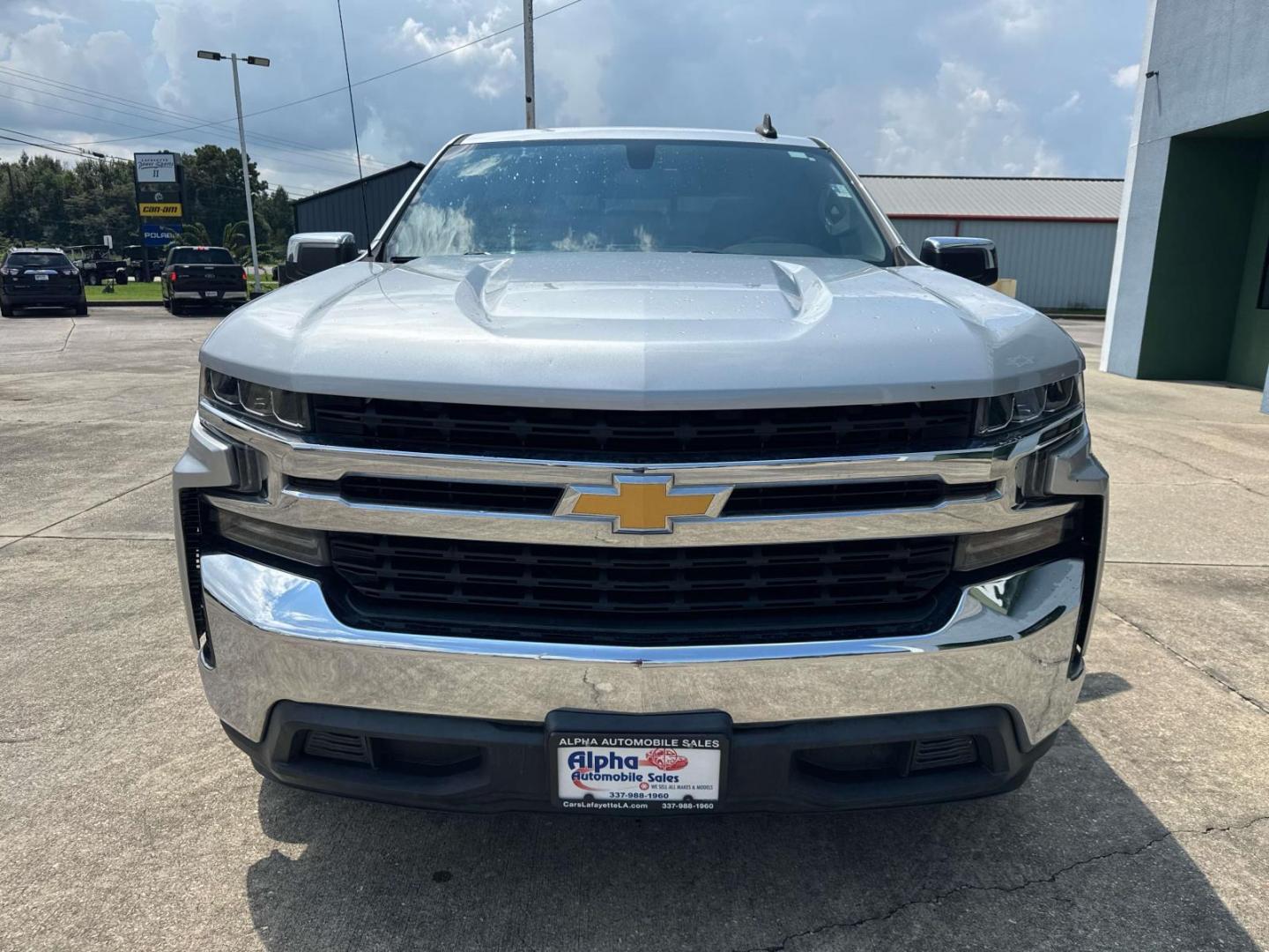 2019 Silver Ice Metallic /Jet Black Chevrolet Silverado 1500 2WD Double Cab 147 LT (1GCRWCED6KZ) , Automatic transmission, located at 6904 Johnston St., Lafayette, LA, 70503, (337) 988-1960, 30.143589, -92.100601 - Photo#4