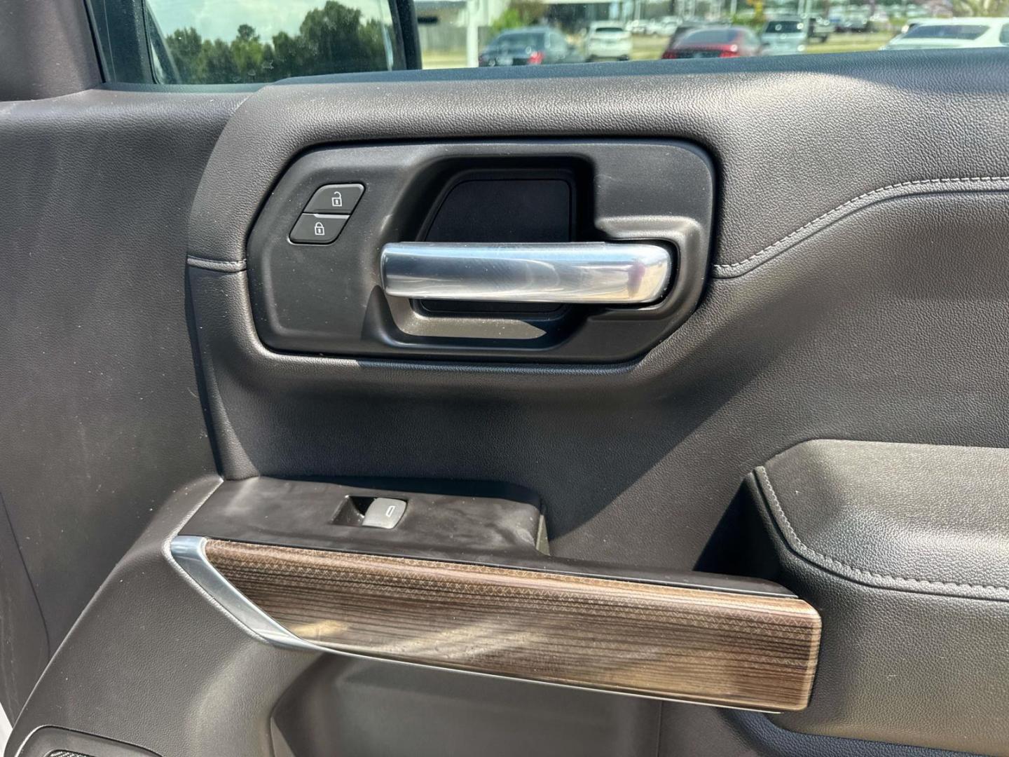 2019 Silver Ice Metallic /Jet Black Chevrolet Silverado 1500 2WD Double Cab 147 LT (1GCRWCED6KZ) , Automatic transmission, located at 6904 Johnston St., Lafayette, LA, 70503, (337) 988-1960, 30.143589, -92.100601 - Photo#19