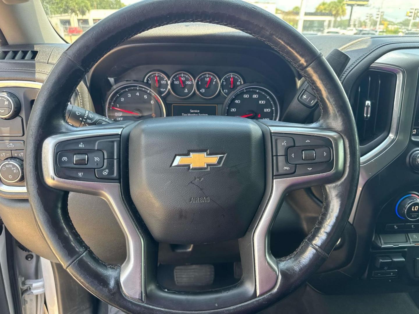 2019 Silver Ice Metallic /Jet Black Chevrolet Silverado 1500 2WD Double Cab 147 LT (1GCRWCED6KZ) , Automatic transmission, located at 6904 Johnston St., Lafayette, LA, 70503, (337) 988-1960, 30.143589, -92.100601 - Photo#26