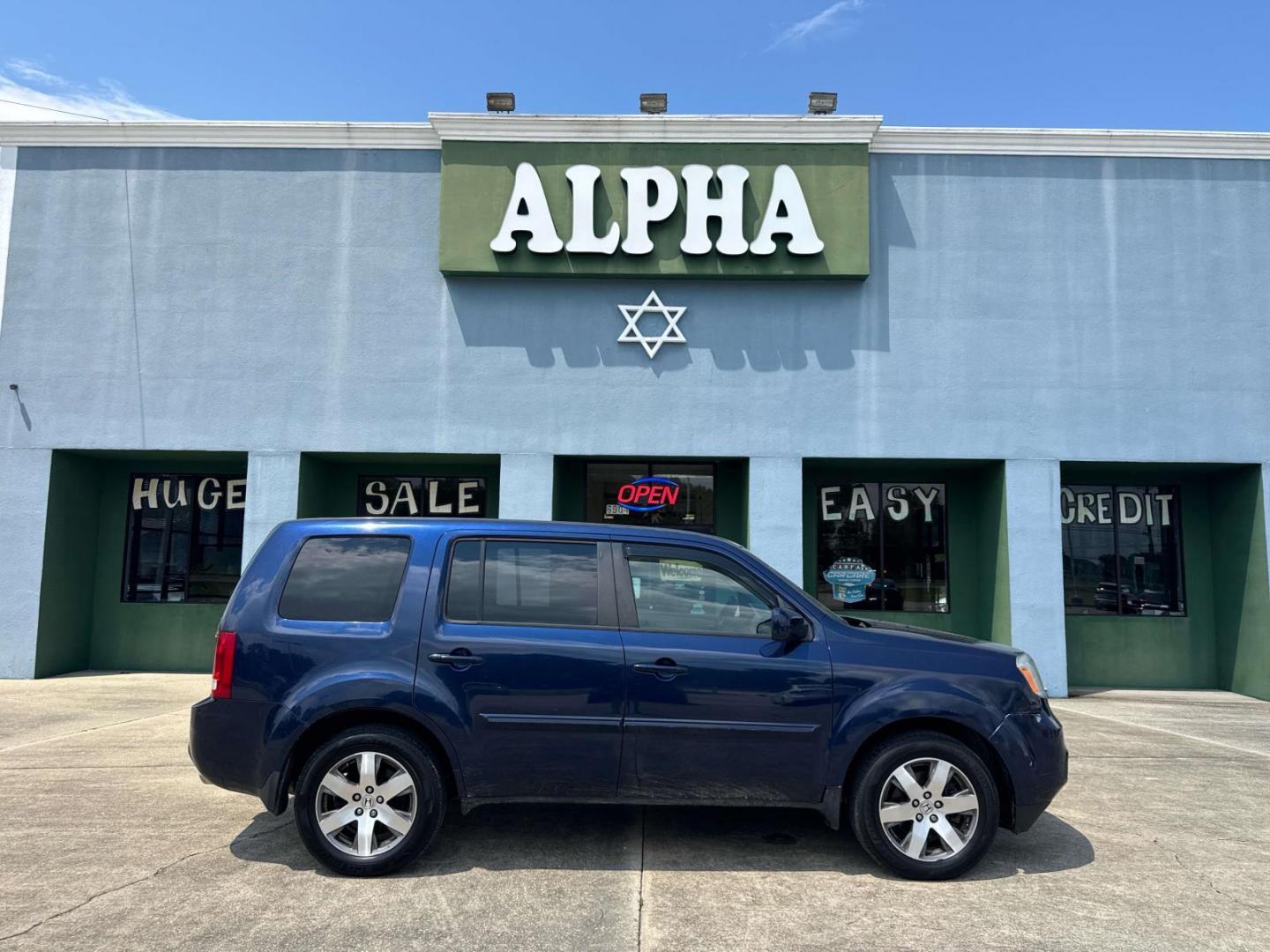 2014 Obsidian Blue Pearl /Gray Honda Pilot 4WD 4dr EX (5FNYF4H49EB) , Automatic transmission, located at 6904 Johnston St., Lafayette, LA, 70503, (337) 988-1960, 30.143589, -92.100601 - Photo#0