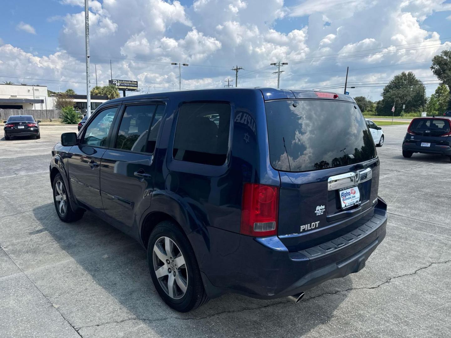 2014 Obsidian Blue Pearl /Gray Honda Pilot 4WD 4dr EX (5FNYF4H49EB) , Automatic transmission, located at 6904 Johnston St., Lafayette, LA, 70503, (337) 988-1960, 30.143589, -92.100601 - Photo#8