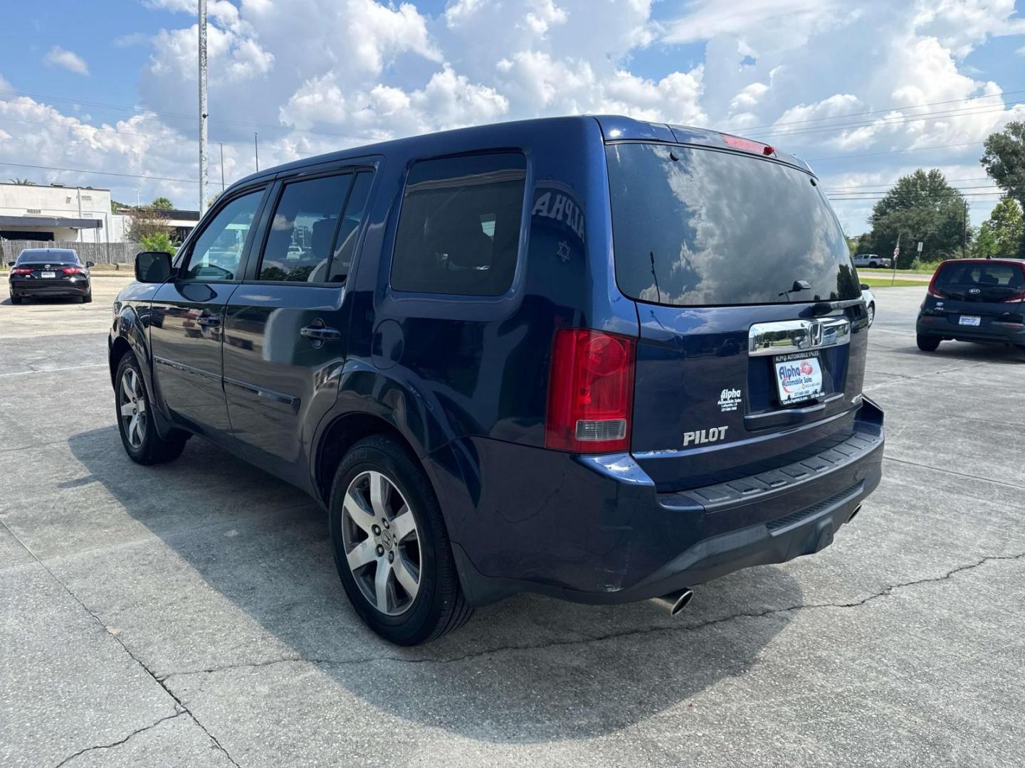 2014 Obsidian Blue Pearl /Gray Honda Pilot 4WD 4dr EX (5FNYF4H49EB) , Automatic transmission, located at 6904 Johnston St., Lafayette, LA, 70503, (337) 988-1960, 30.143589, -92.100601 - Photo#9