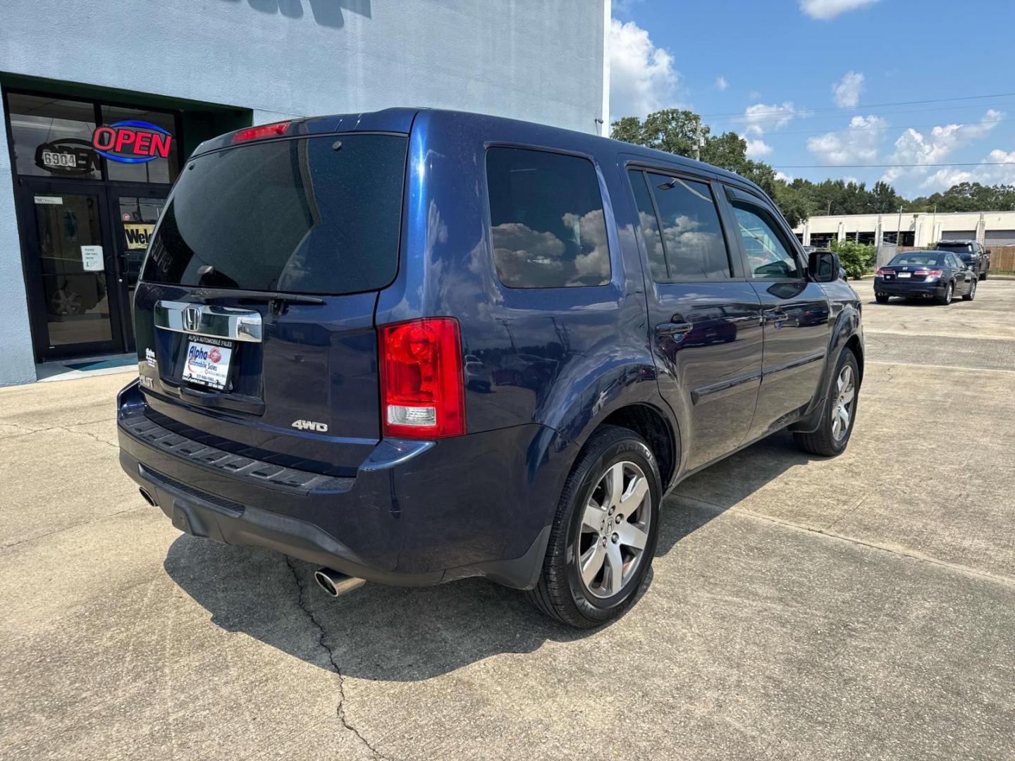 2014 Obsidian Blue Pearl /Gray Honda Pilot 4WD 4dr EX (5FNYF4H49EB) , Automatic transmission, located at 6904 Johnston St., Lafayette, LA, 70503, (337) 988-1960, 30.143589, -92.100601 - Photo#13