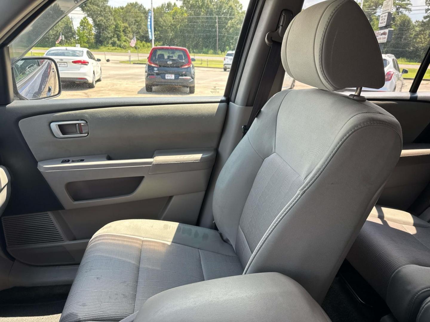 2014 Obsidian Blue Pearl /Gray Honda Pilot 4WD 4dr EX (5FNYF4H49EB) , Automatic transmission, located at 6904 Johnston St., Lafayette, LA, 70503, (337) 988-1960, 30.143589, -92.100601 - Photo#22