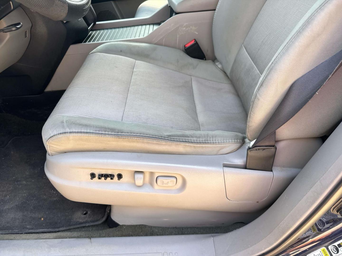 2014 Obsidian Blue Pearl /Gray Honda Pilot 4WD 4dr EX (5FNYF4H49EB) , Automatic transmission, located at 6904 Johnston St., Lafayette, LA, 70503, (337) 988-1960, 30.143589, -92.100601 - Photo#23
