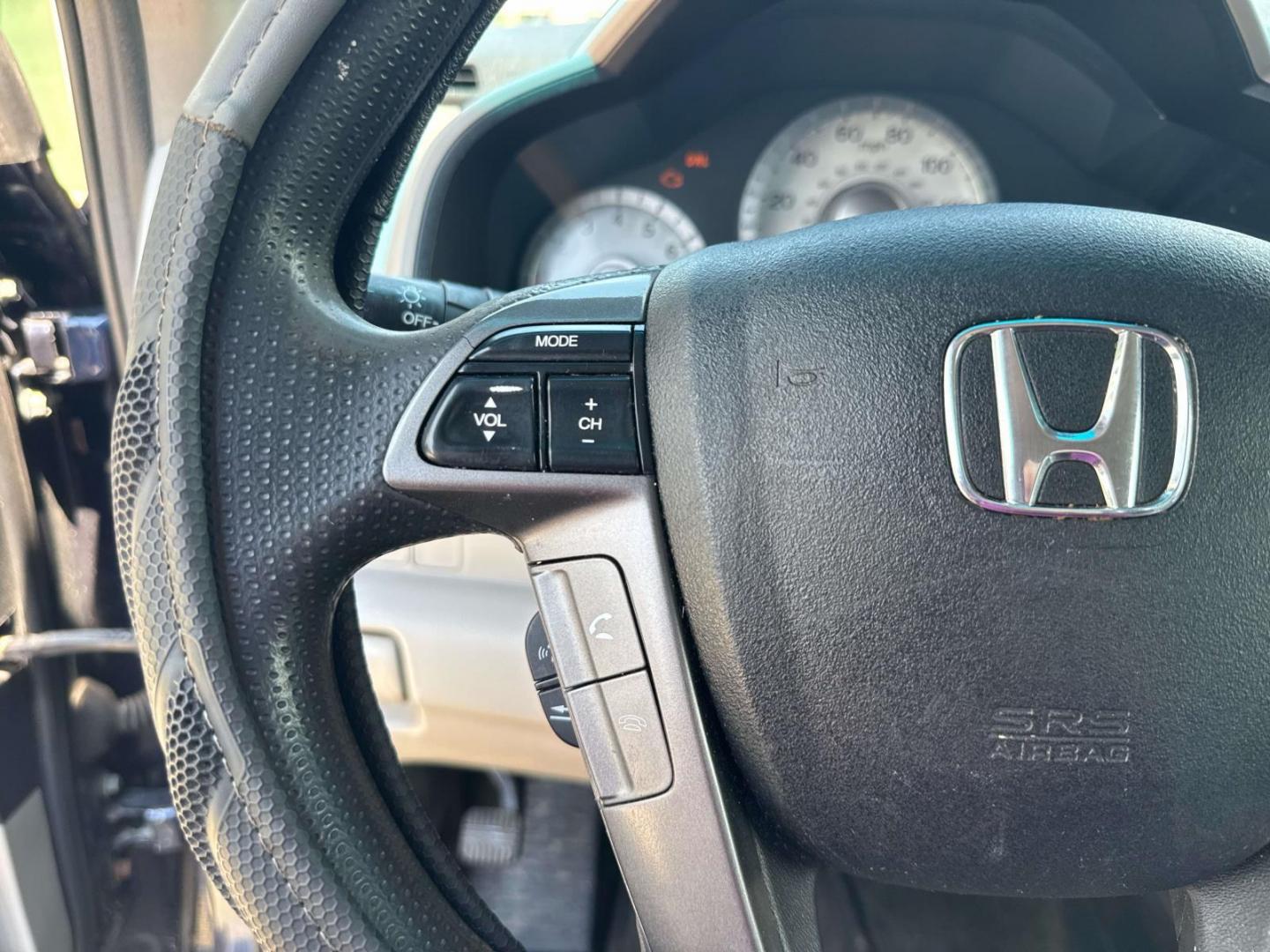 2014 Obsidian Blue Pearl /Gray Honda Pilot 4WD 4dr EX (5FNYF4H49EB) , Automatic transmission, located at 6904 Johnston St., Lafayette, LA, 70503, (337) 988-1960, 30.143589, -92.100601 - Photo#30